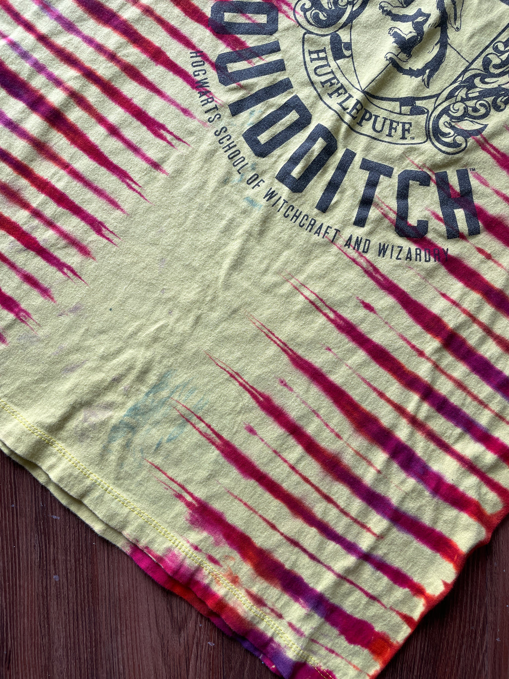 Large Men’s Hufflepuff Quidditch Handmade Tie Dye T-Shirt | Yellow Harry Potter Pleated Tie Dye Short Sleeve