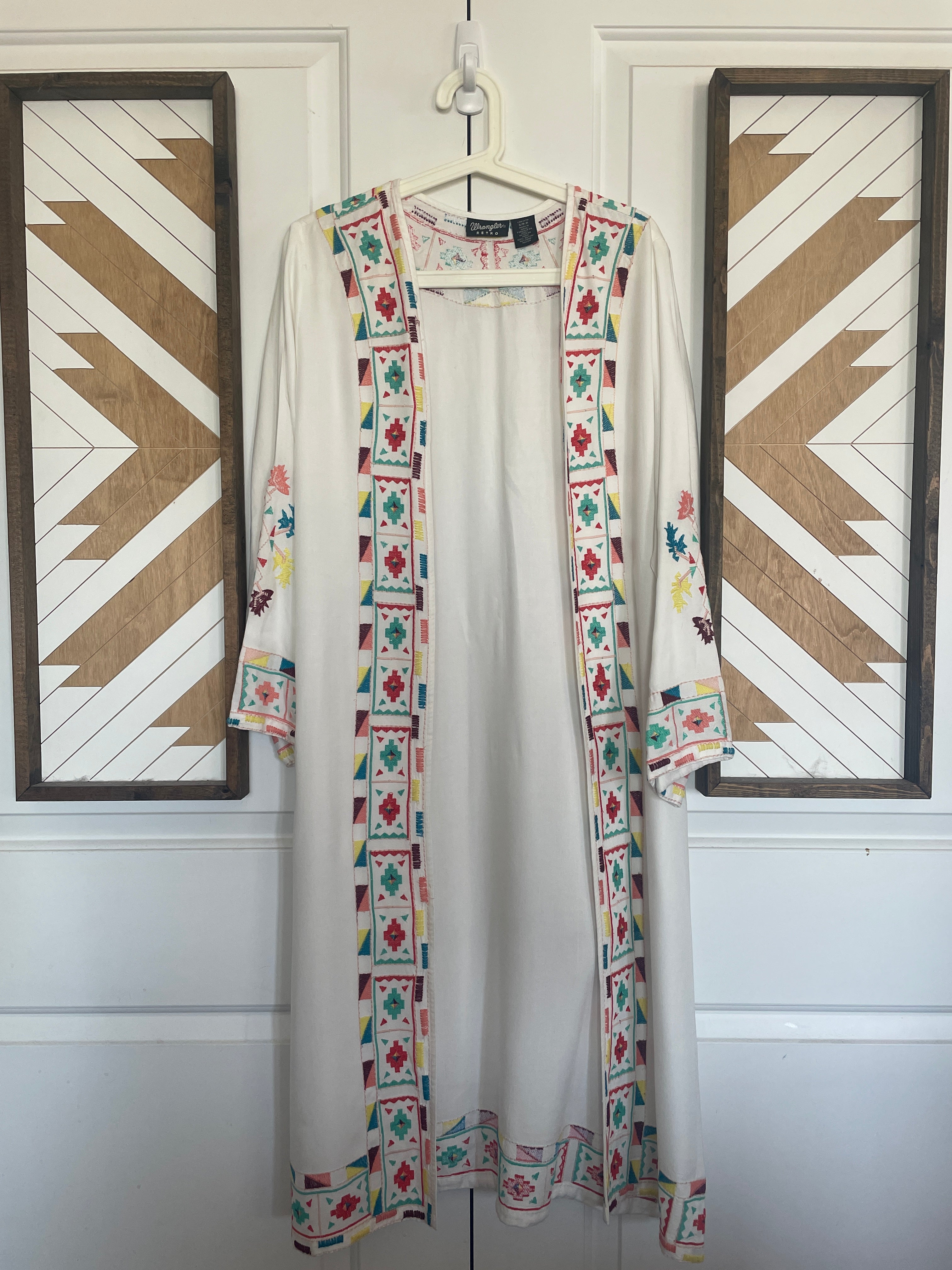 Women’s Small Wrangler Embroidered Duster | White Kimono With Southwestern Accents