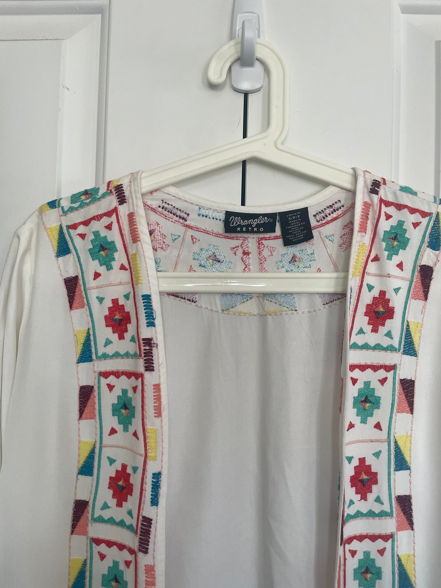 Women’s Small Wrangler Embroidered Duster | White Kimono With Southwestern Accents