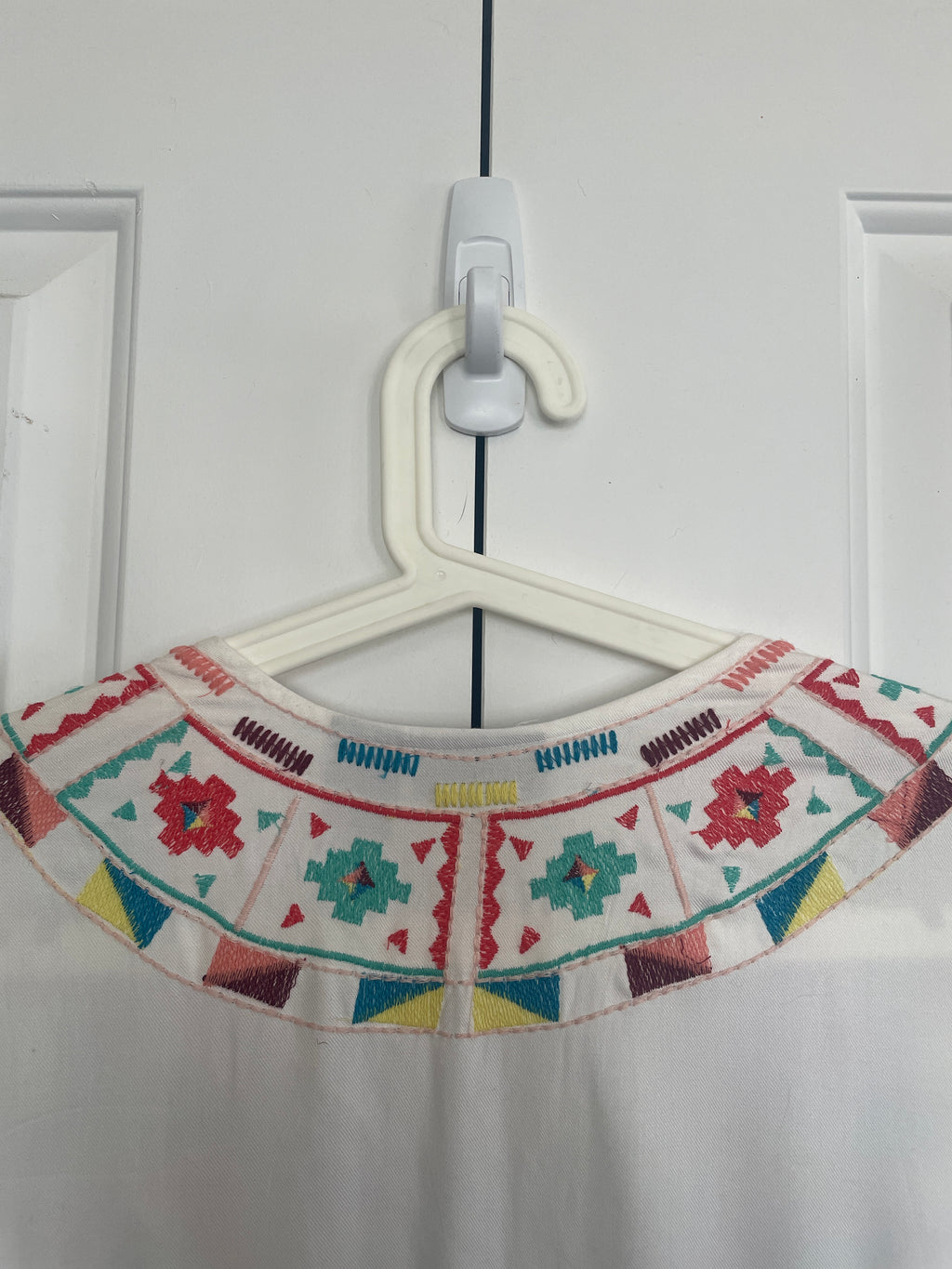 Women’s Small Wrangler Embroidered Duster | White Kimono With Southwestern Accents