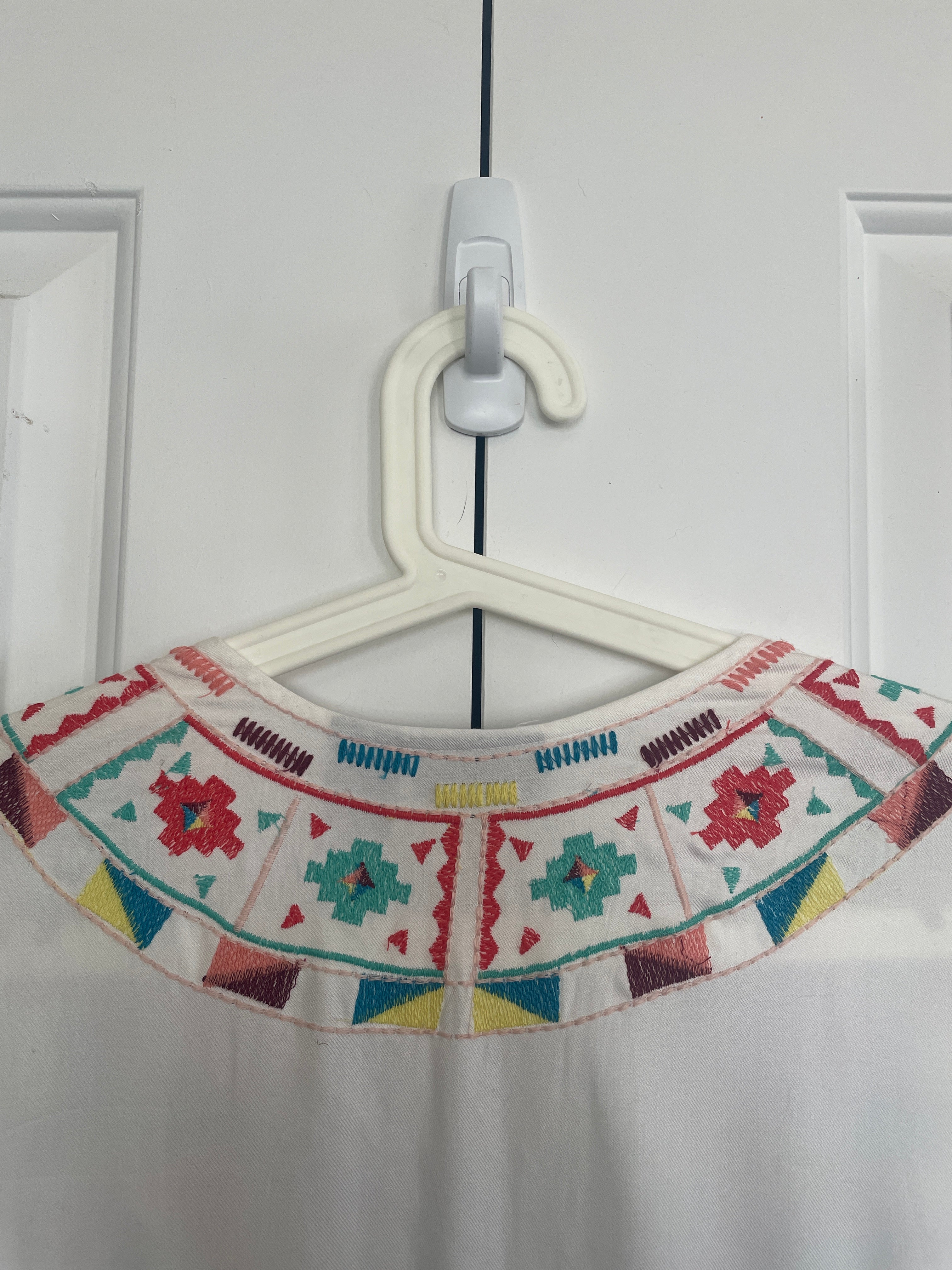 Women’s Small Wrangler Embroidered Duster | White Kimono With Southwestern Accents
