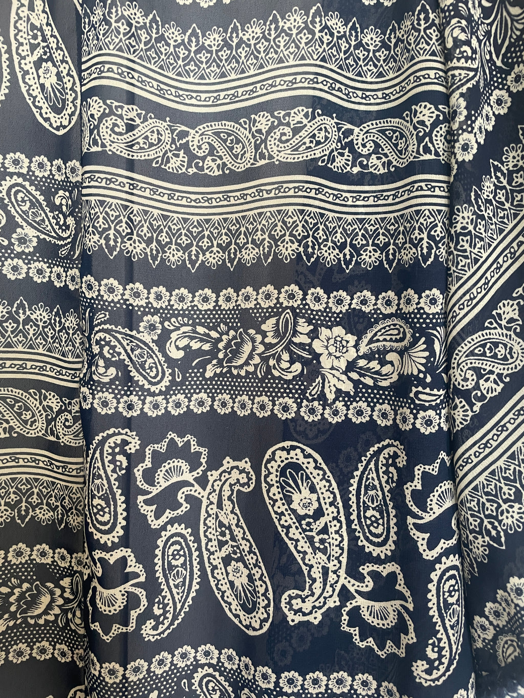 Women’s Small Charlotte Russe Navy Blue and White Paisley Sheer Kimono Duster