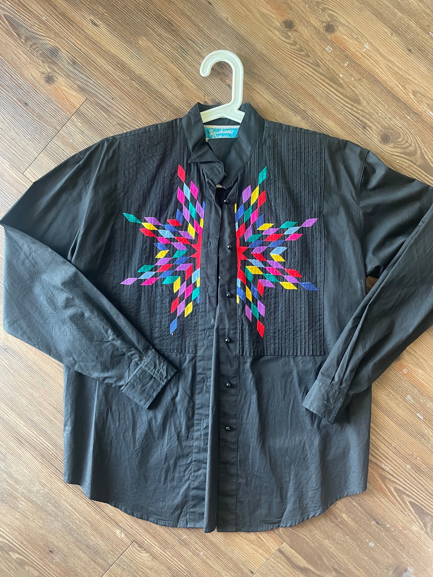 Women’s Medium Vintage Southwest Designs Black and Rainbow Sunburst Western Button-up