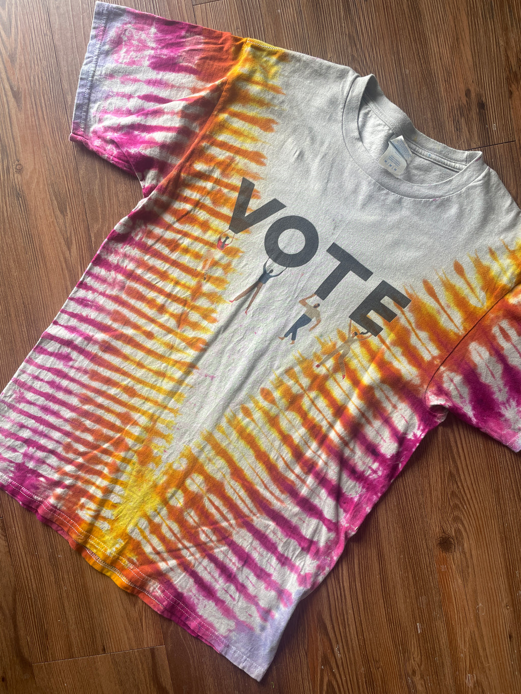 Medium Men’s VOTE Handmade Tie Dye T-Shirt | Warm Tones Earth Tones V-Pleated Tie Dye Short Sleeve