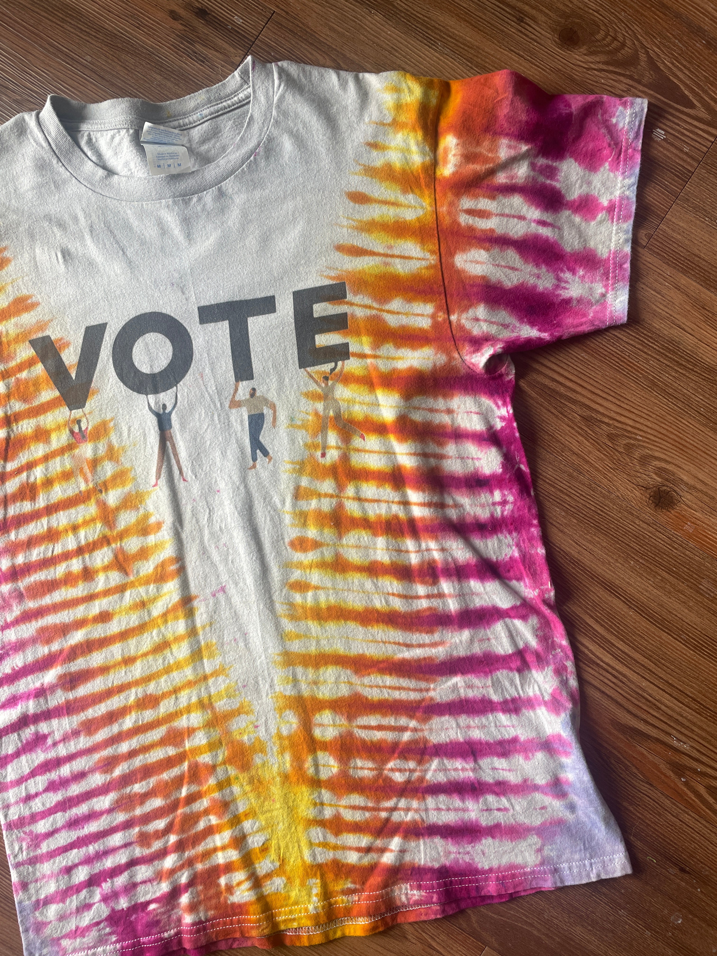 Medium Men’s VOTE Handmade Tie Dye T-Shirt | Warm Tones Earth Tones V-Pleated Tie Dye Short Sleeve