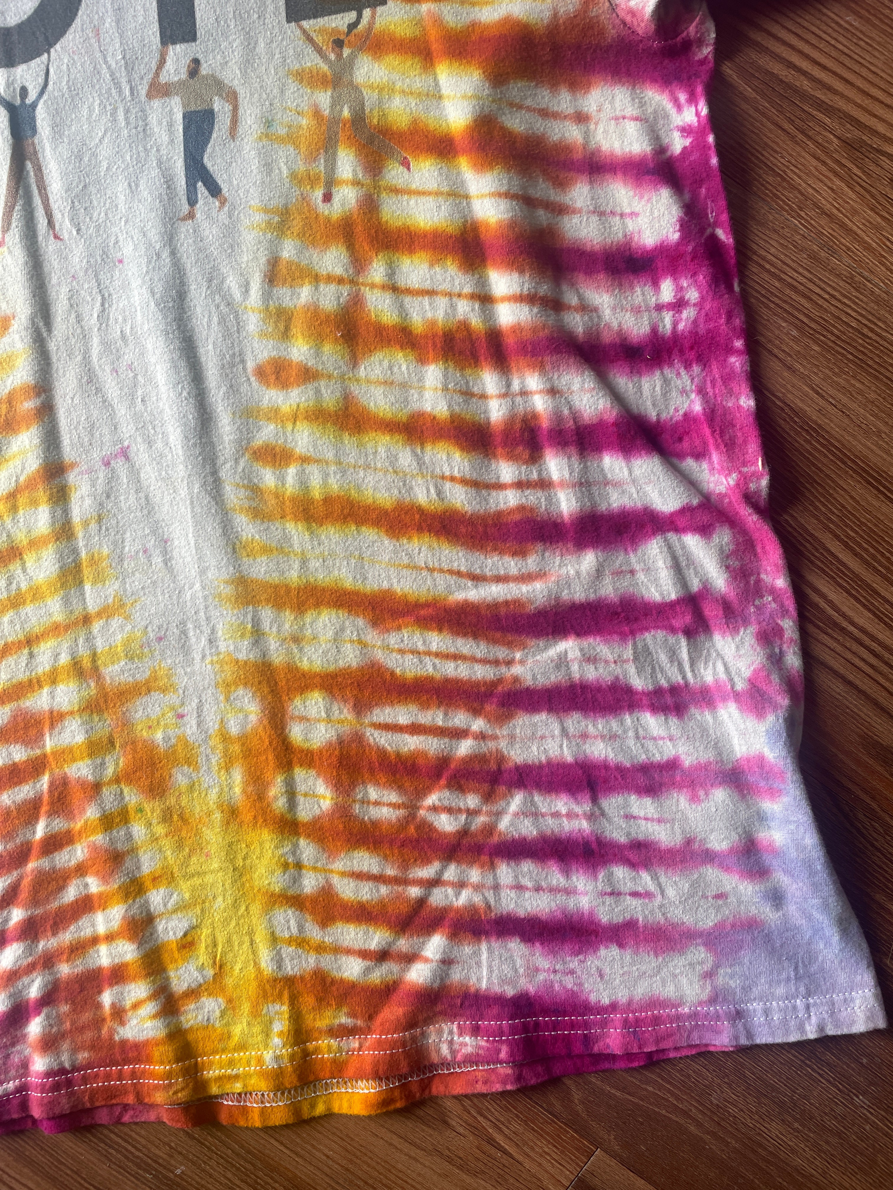 Medium Men’s VOTE Handmade Tie Dye T-Shirt | Warm Tones Earth Tones V-Pleated Tie Dye Short Sleeve