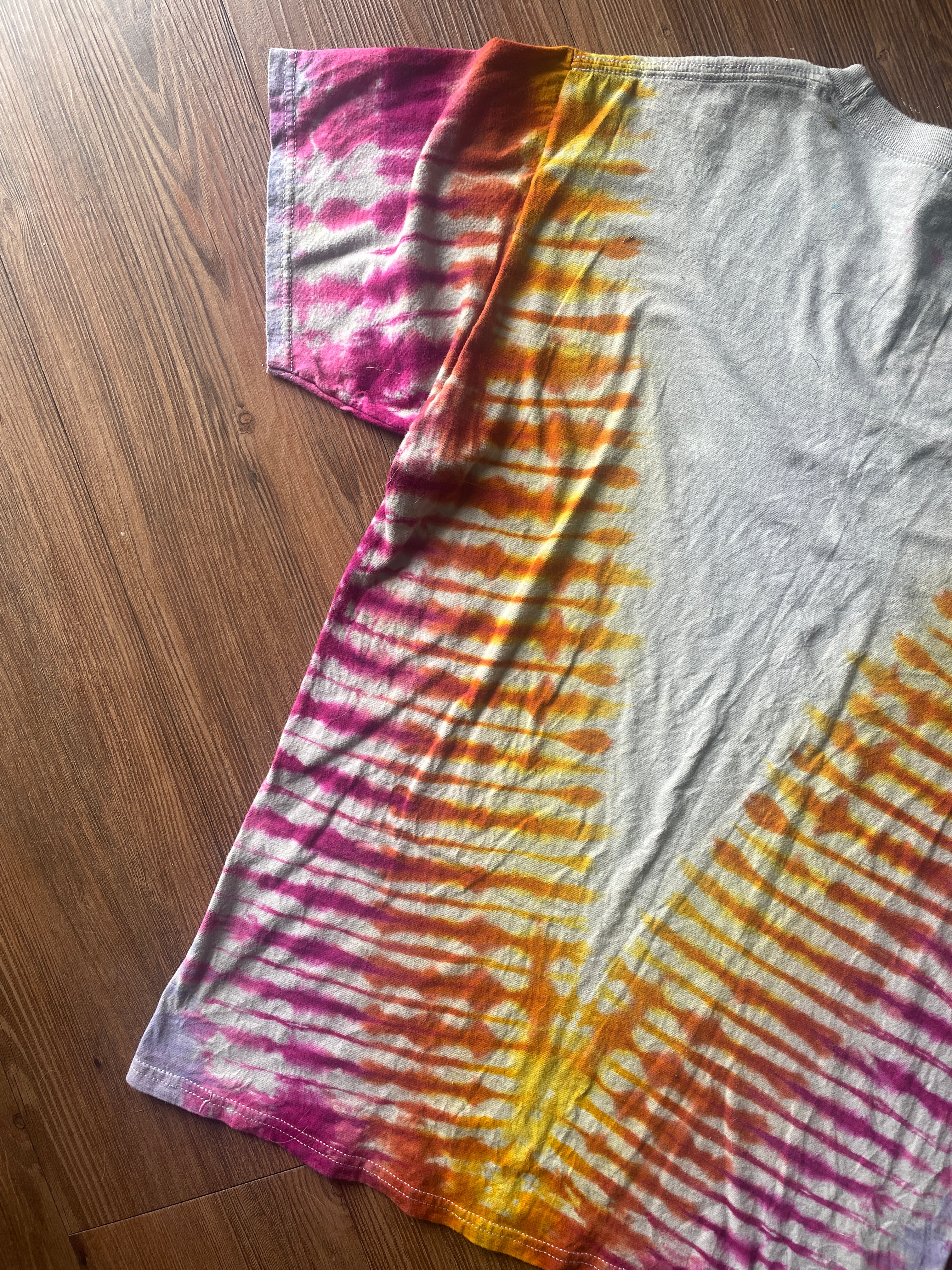 Medium Men’s VOTE Handmade Tie Dye T-Shirt | Warm Tones Earth Tones V-Pleated Tie Dye Short Sleeve