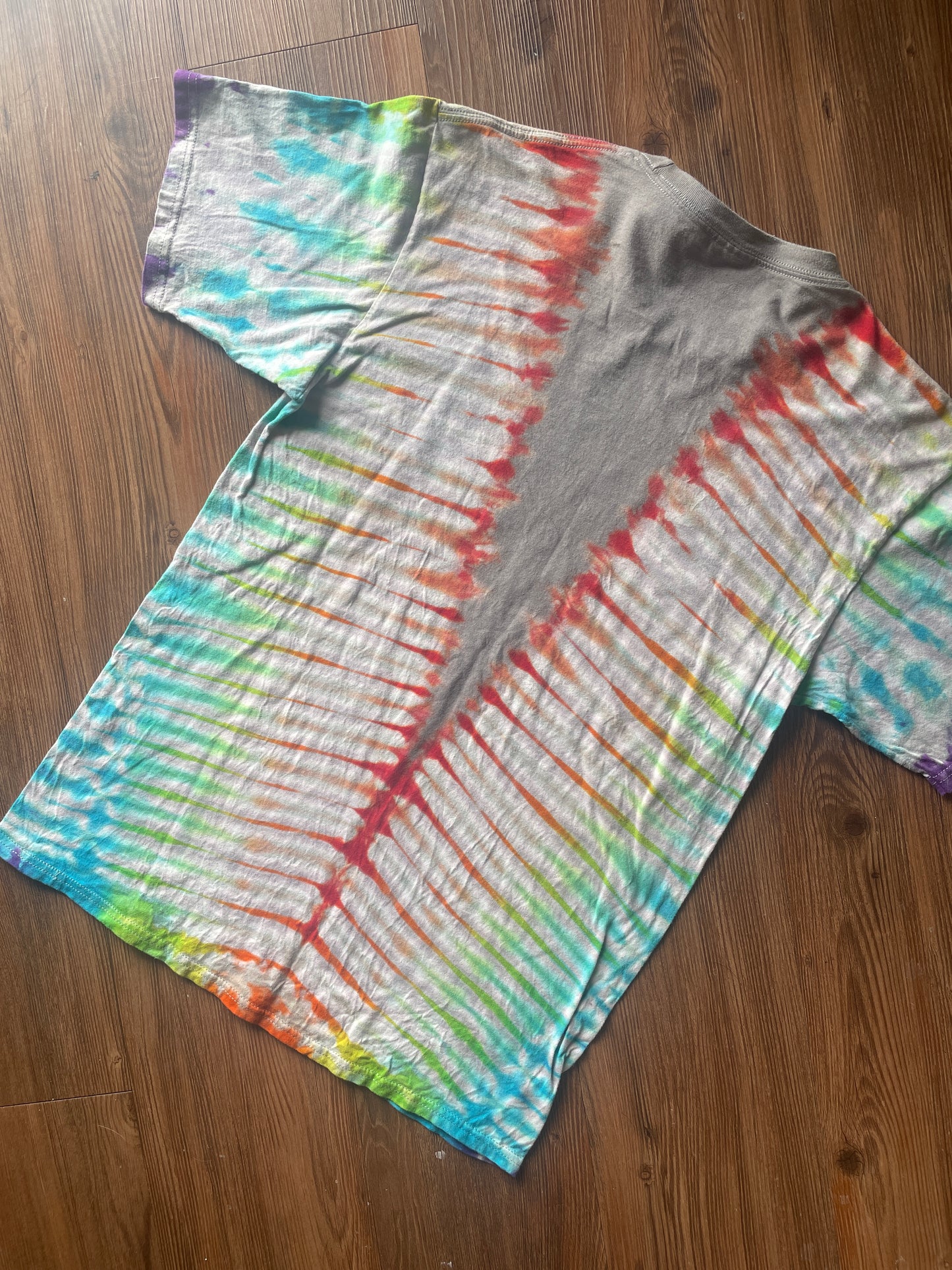 Medium Men’s Peace Love PRIDE Handmade Tie Dye T-Shirt | Gray Rainbow V-Pleated Tie Dye Short Sleeve