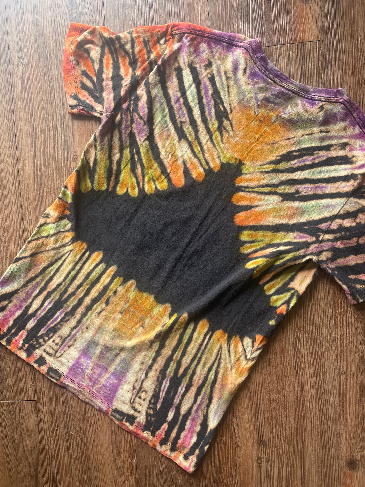 Medium Men’s Groovy Galactic Giraffe Handmade Tie Dye T-Shirt | Pastel Tones Triangle Pleated Reverse Tie Dye Short Sleeve