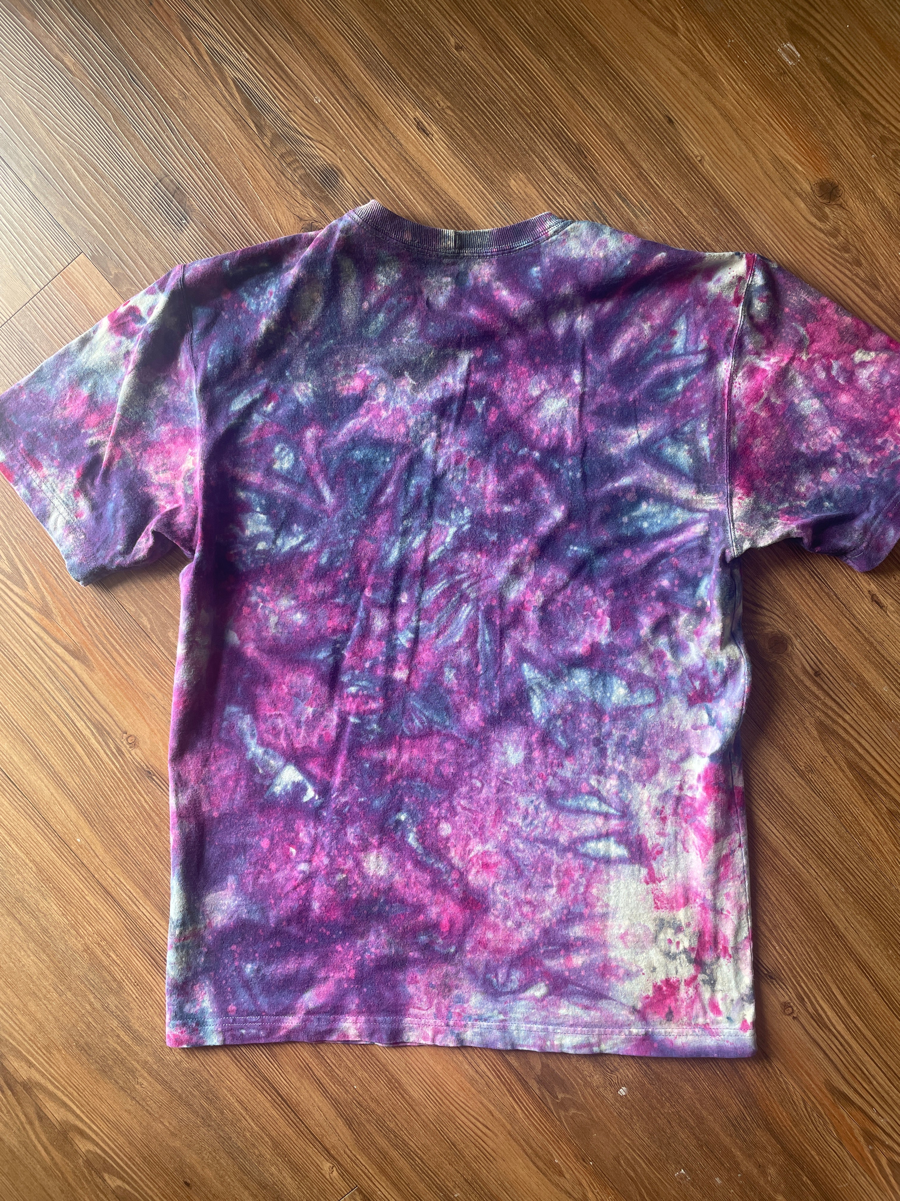 Small Men’s Carhartt Galaxy Tie Dye Handmade T-Shirt | Purple and Blue Reverse Tie Dye Short Sleeve