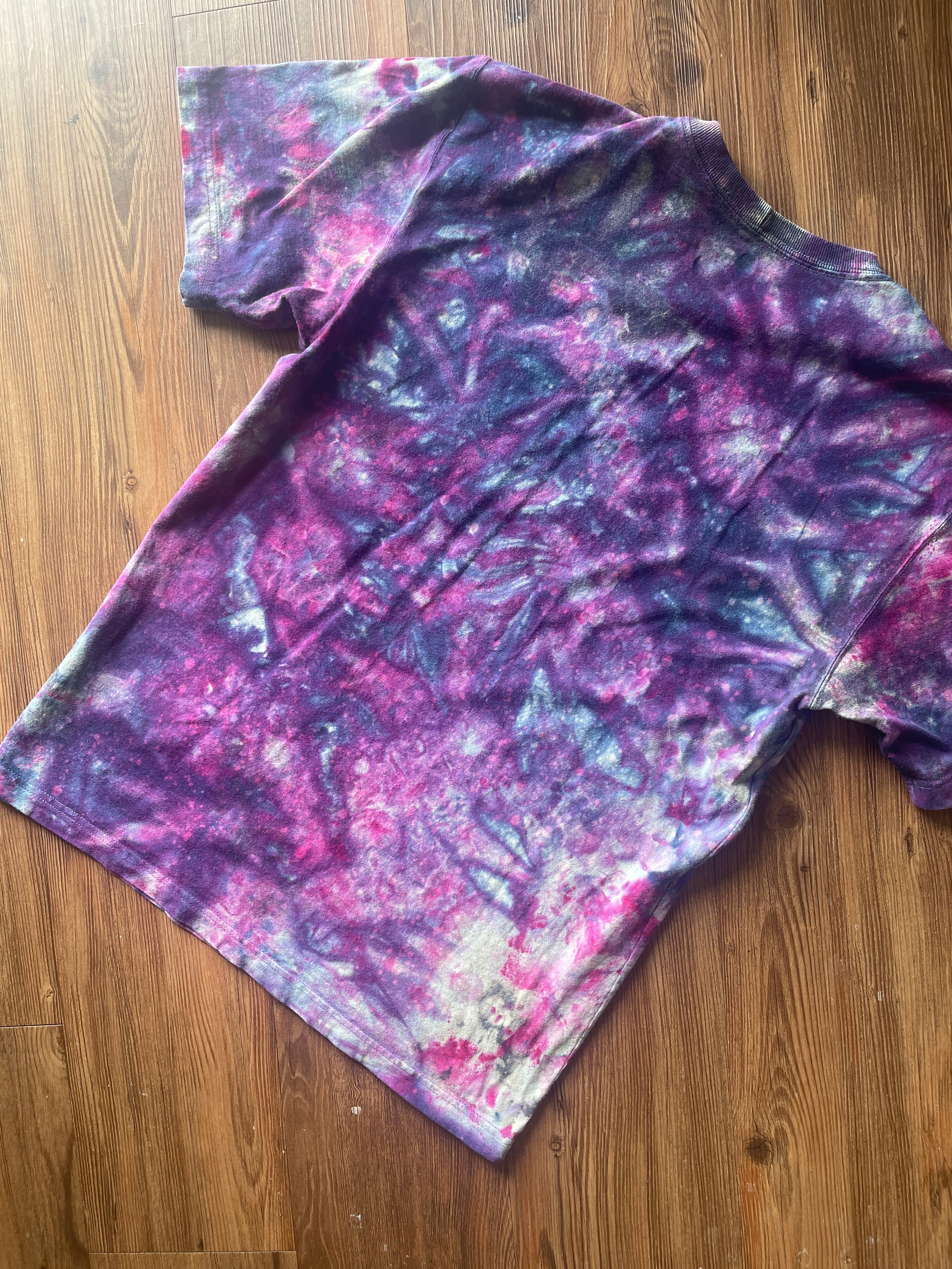 Small Men’s Carhartt Galaxy Tie Dye Handmade T-Shirt | Purple and Blue Reverse Tie Dye Short Sleeve