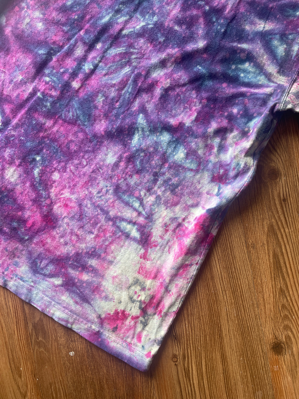 Small Men’s Carhartt Galaxy Tie Dye Handmade T-Shirt | Purple and Blue Reverse Tie Dye Short Sleeve