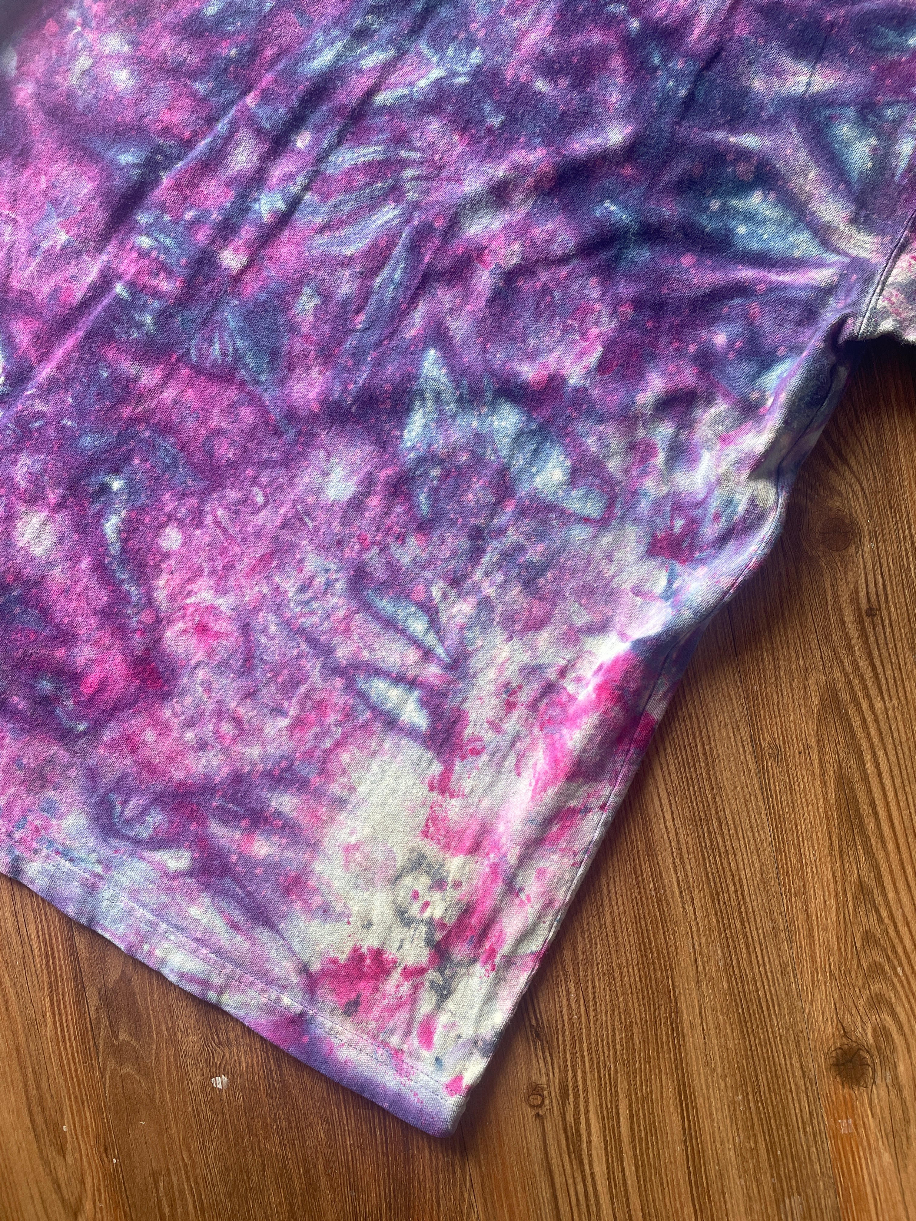 Small Men’s Carhartt Galaxy Tie Dye Handmade T-Shirt | Purple and Blue Reverse Tie Dye Short Sleeve