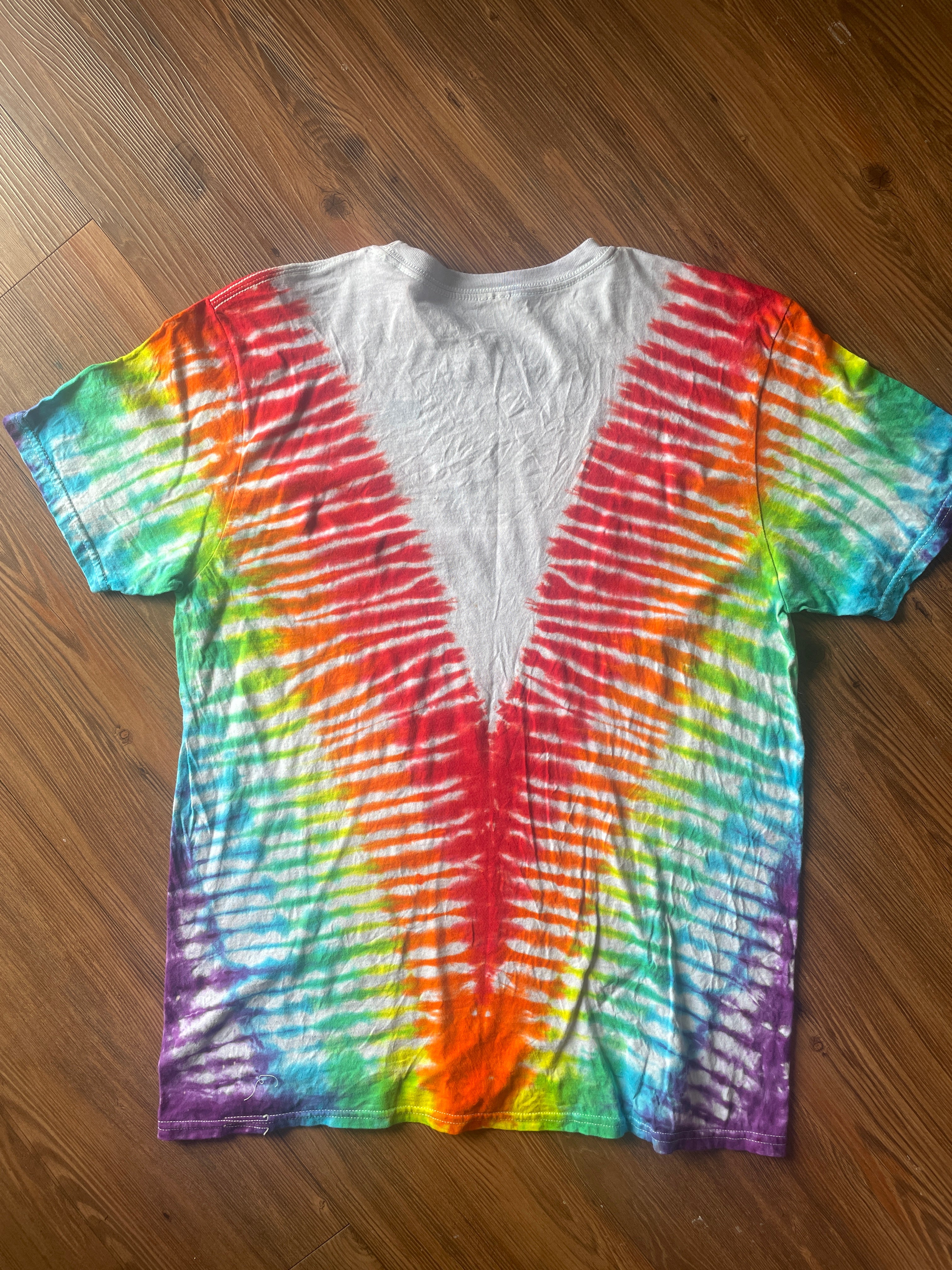 Large Men’s Rainbow PRIDE Handmade Tie Dye T-Shirt | LGBTQ+ Pride Month V-Pleated Tie Dye Short Sleeve