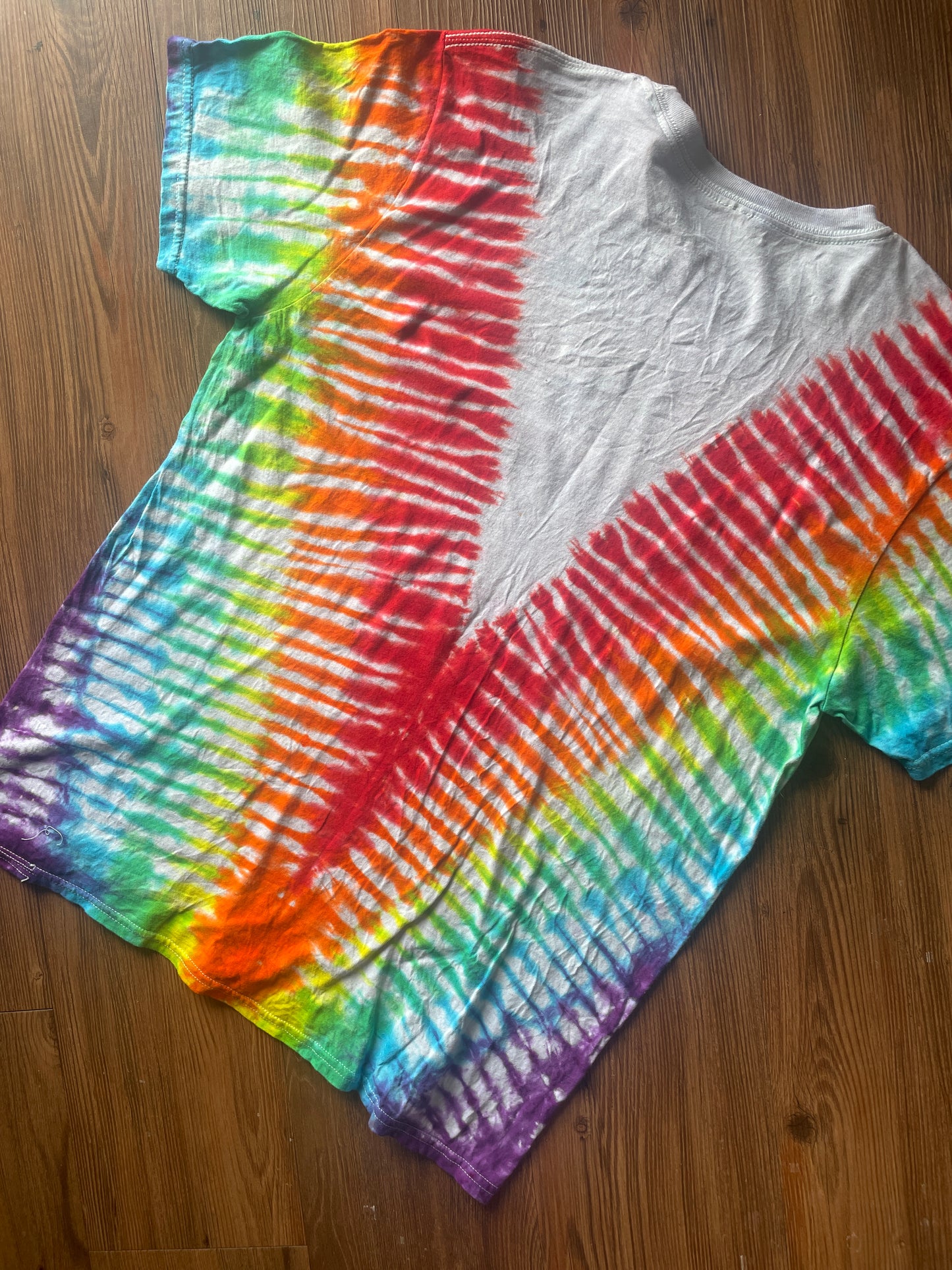 Large Men’s Rainbow PRIDE Handmade Tie Dye T-Shirt | LGBTQ+ Pride Month V-Pleated Tie Dye Short Sleeve
