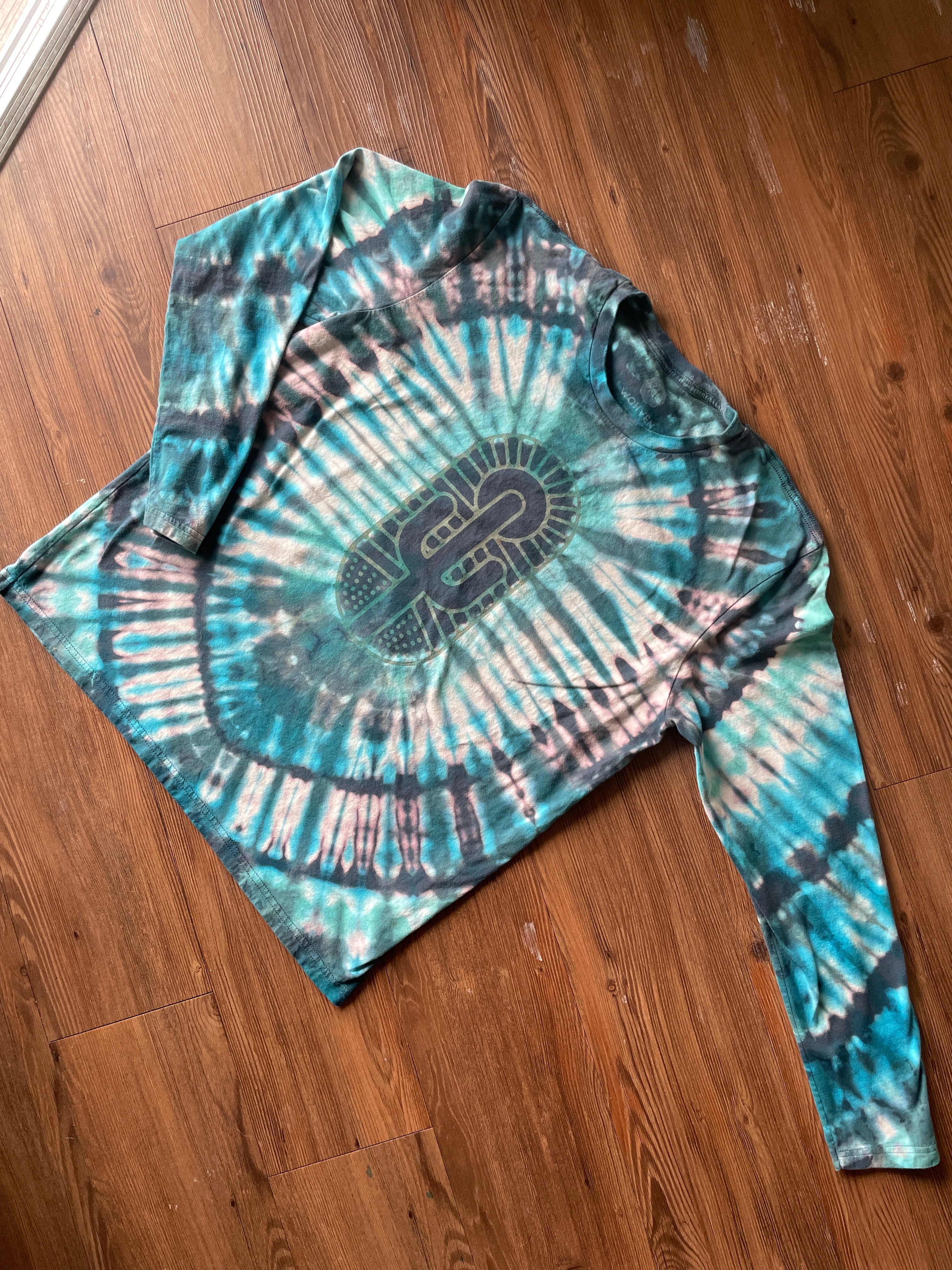 XL Men’s Cactus Sunburst Handmade Tie Dye T-Shirt | Blue and Green Long Sleeve Wohven Tee