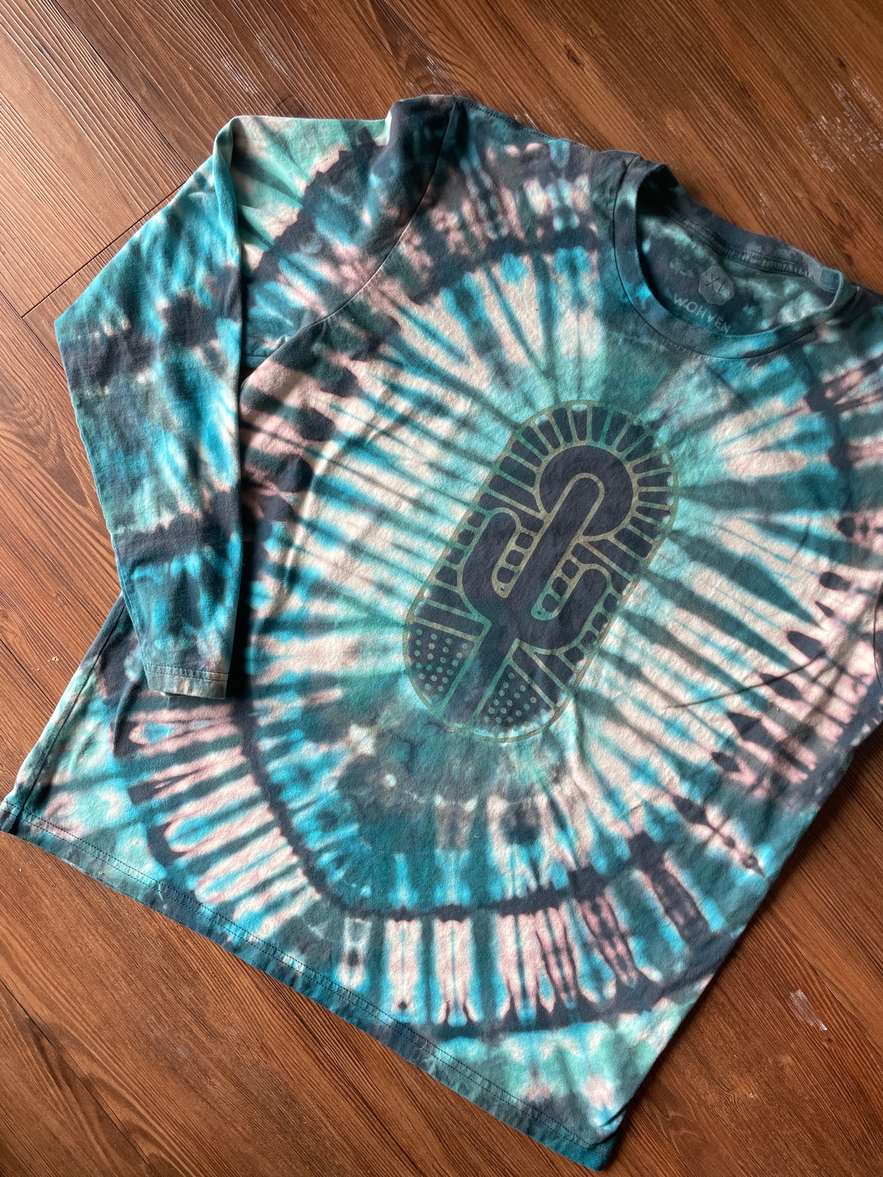 XL Men’s Cactus Sunburst Handmade Tie Dye T-Shirt | Blue and Green Long Sleeve Wohven Tee