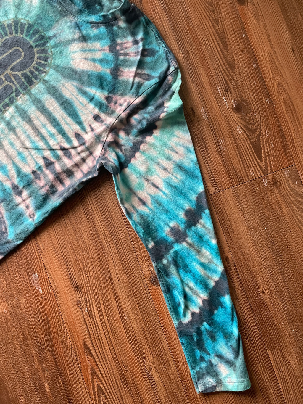 XL Men’s Cactus Sunburst Handmade Tie Dye T-Shirt | Blue and Green Long Sleeve Wohven Tee