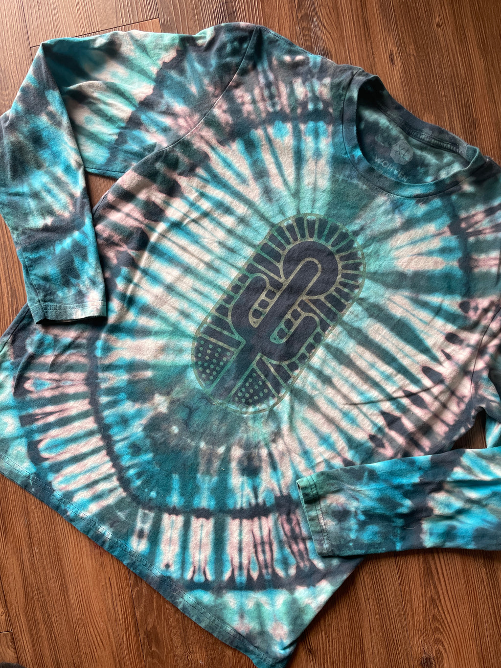 XL Men’s Cactus Sunburst Handmade Tie Dye T-Shirt | Blue and Green Long Sleeve Wohven Tee