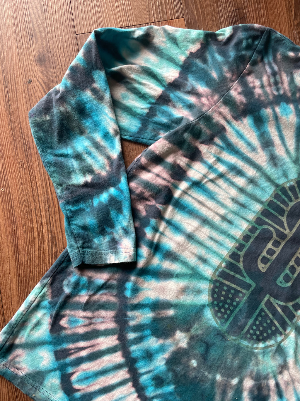 XL Men’s Cactus Sunburst Handmade Tie Dye T-Shirt | Blue and Green Long Sleeve Wohven Tee