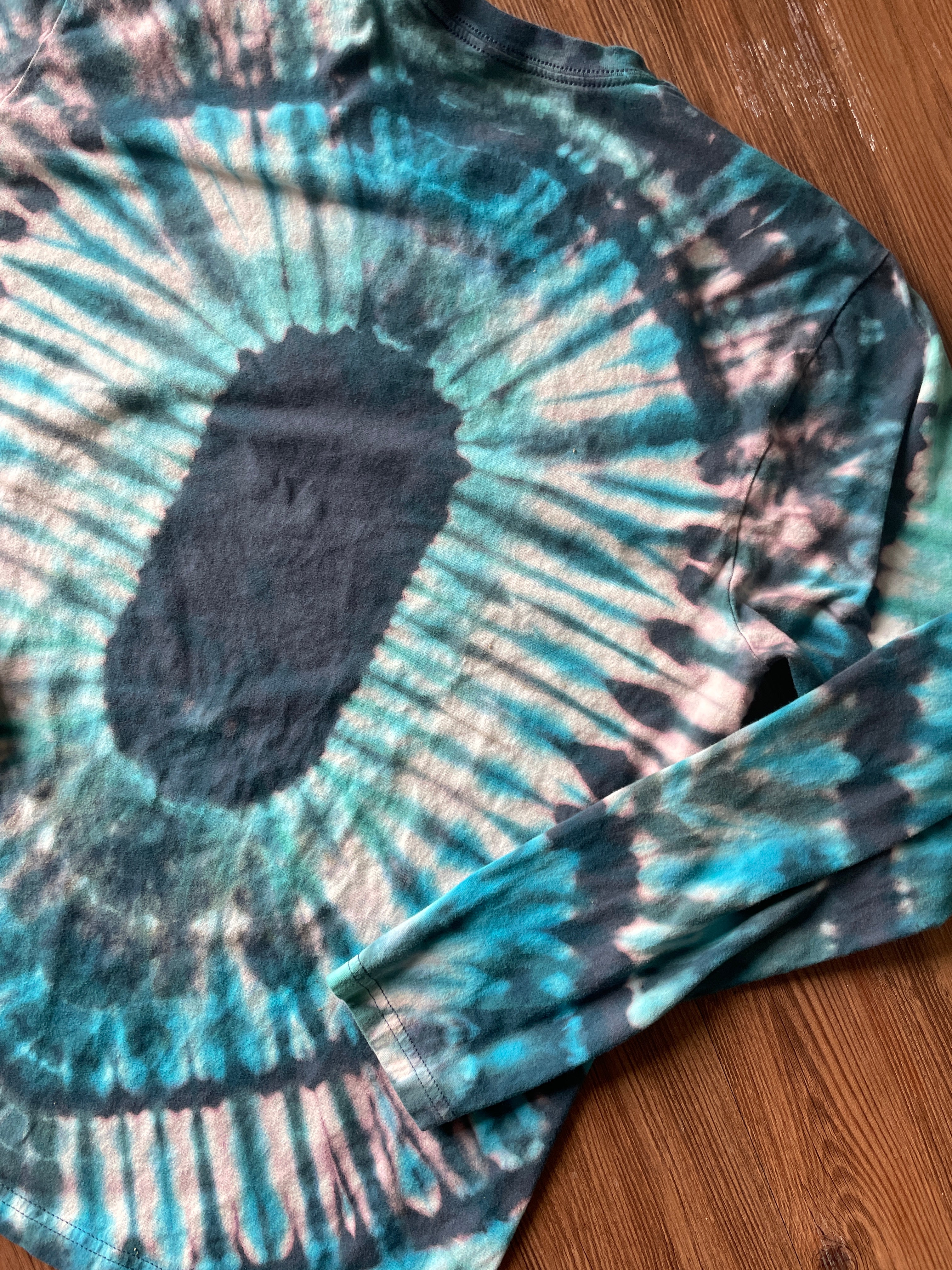 XL Men’s Cactus Sunburst Handmade Tie Dye T-Shirt | Blue and Green Long Sleeve Wohven Tee