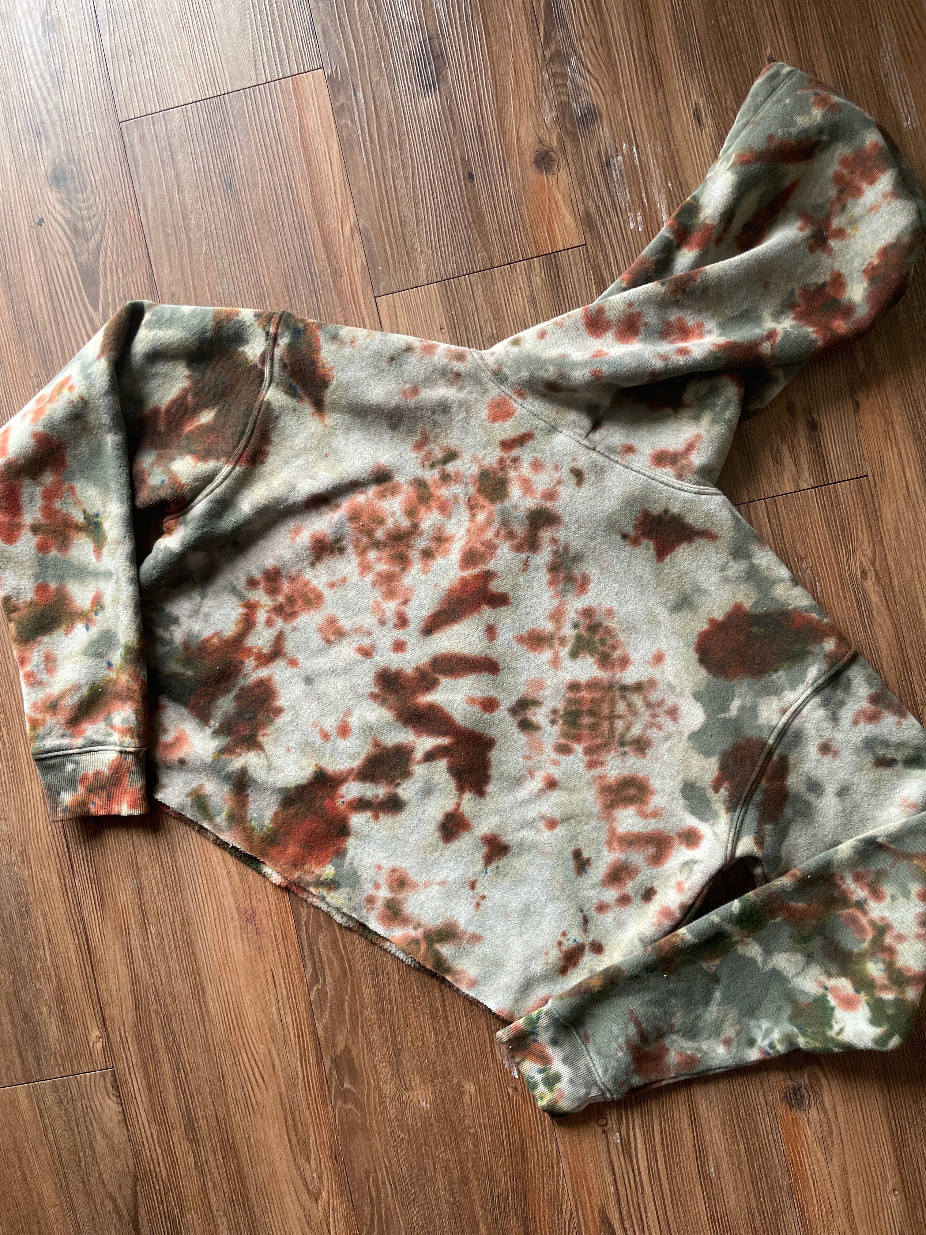 MEDIUM Women’s Olive Green Wild Fable Handmade Tie Dye Cropped Sweatshirt | Green and Orange Earth Tones Long Sleeve Hoodie