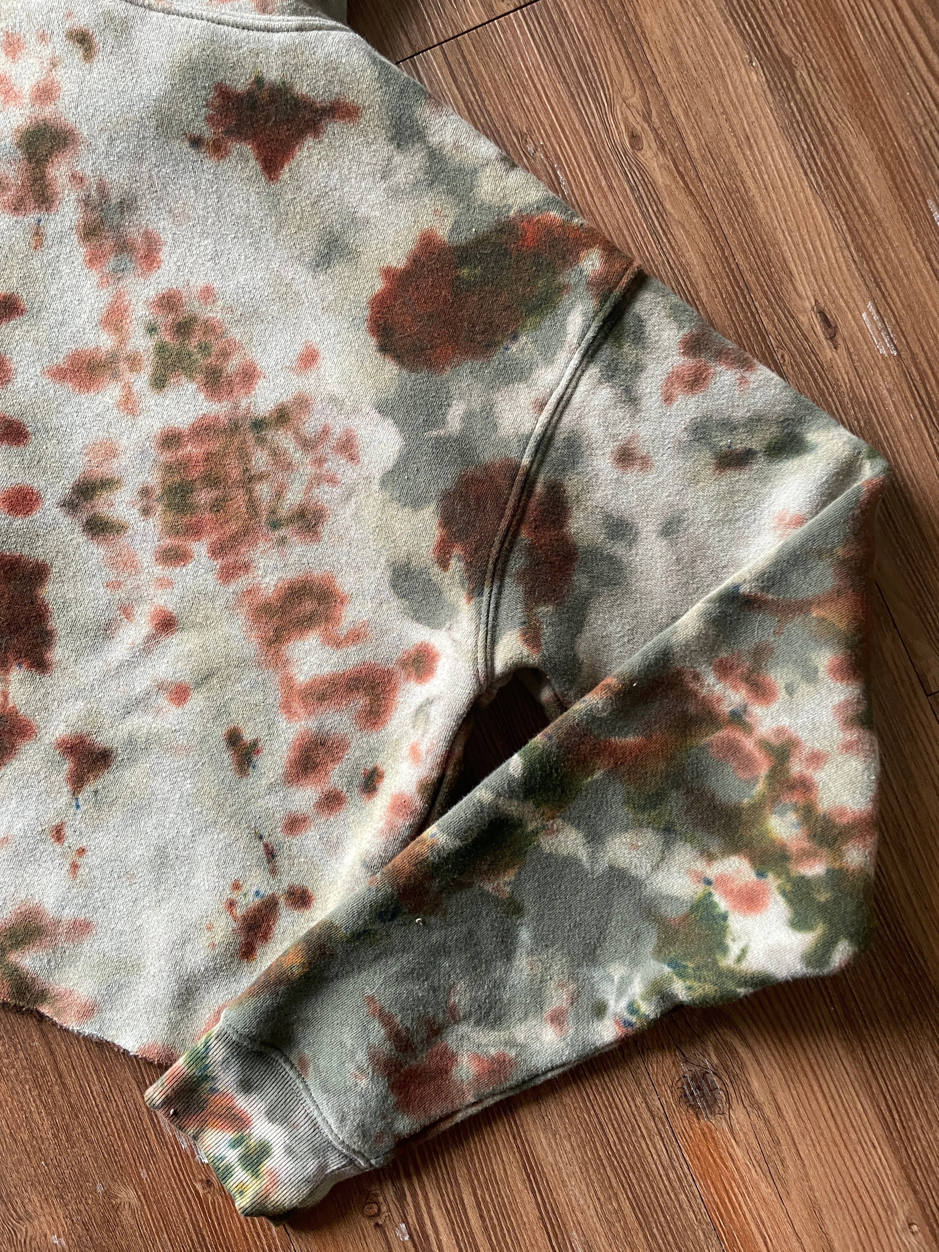 MEDIUM Women’s Olive Green Wild Fable Handmade Tie Dye Cropped Sweatshirt | Green and Orange Earth Tones Long Sleeve Hoodie