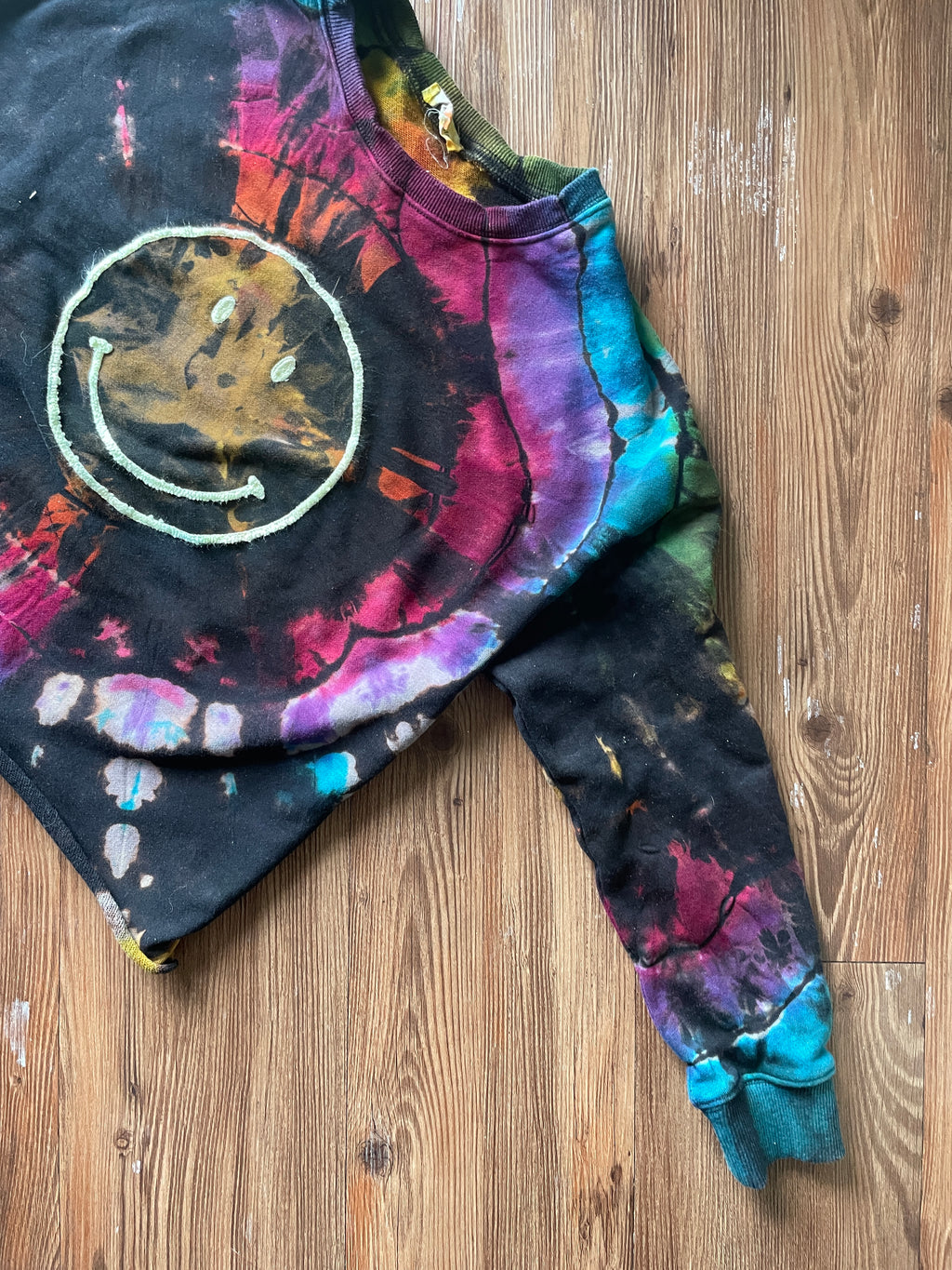 SMALL Women’s Happy Face Handmade Geode Tie Dye Sweatshirt | Black and Rainbow Quarter Length Sleeve Sweatshirt