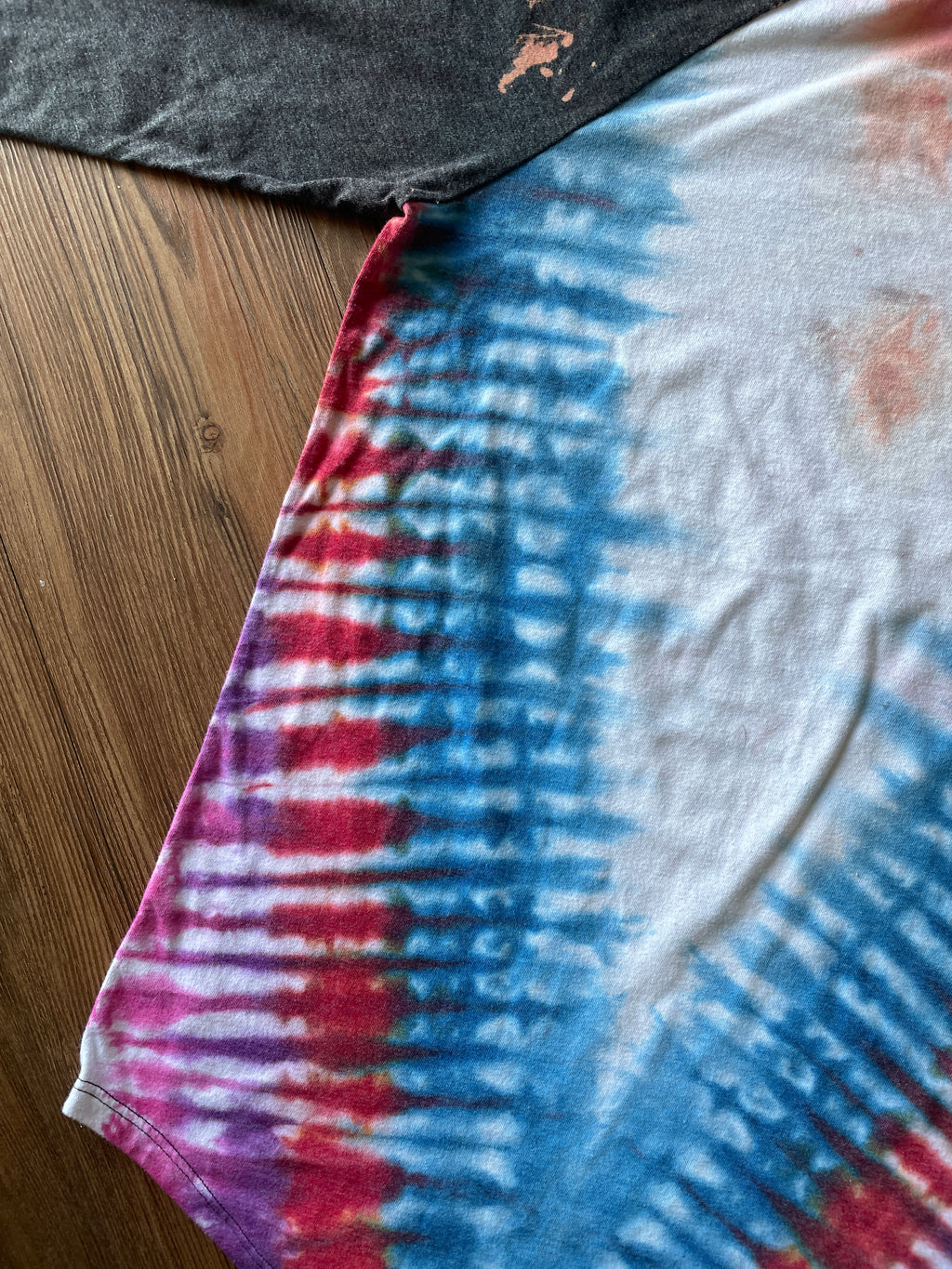 Small/Medium Women’s Star Wars The Last Jedi Handmade Tie Dye T-Shirt | Lucas Films Blue and Red Pleated Tie Dye Baseball 3/4 Sleeve