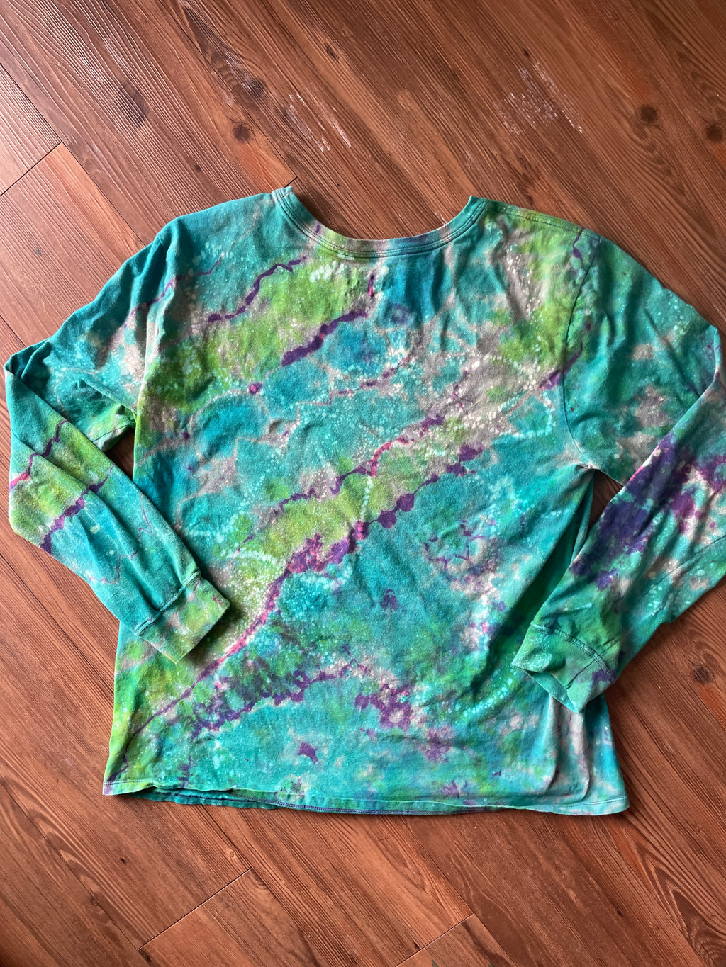 XL Men’s Nike Swoosh Handmade Geode Tie Dye T-Shirt | Green, Teal, and Purple Long Sleeve Tee