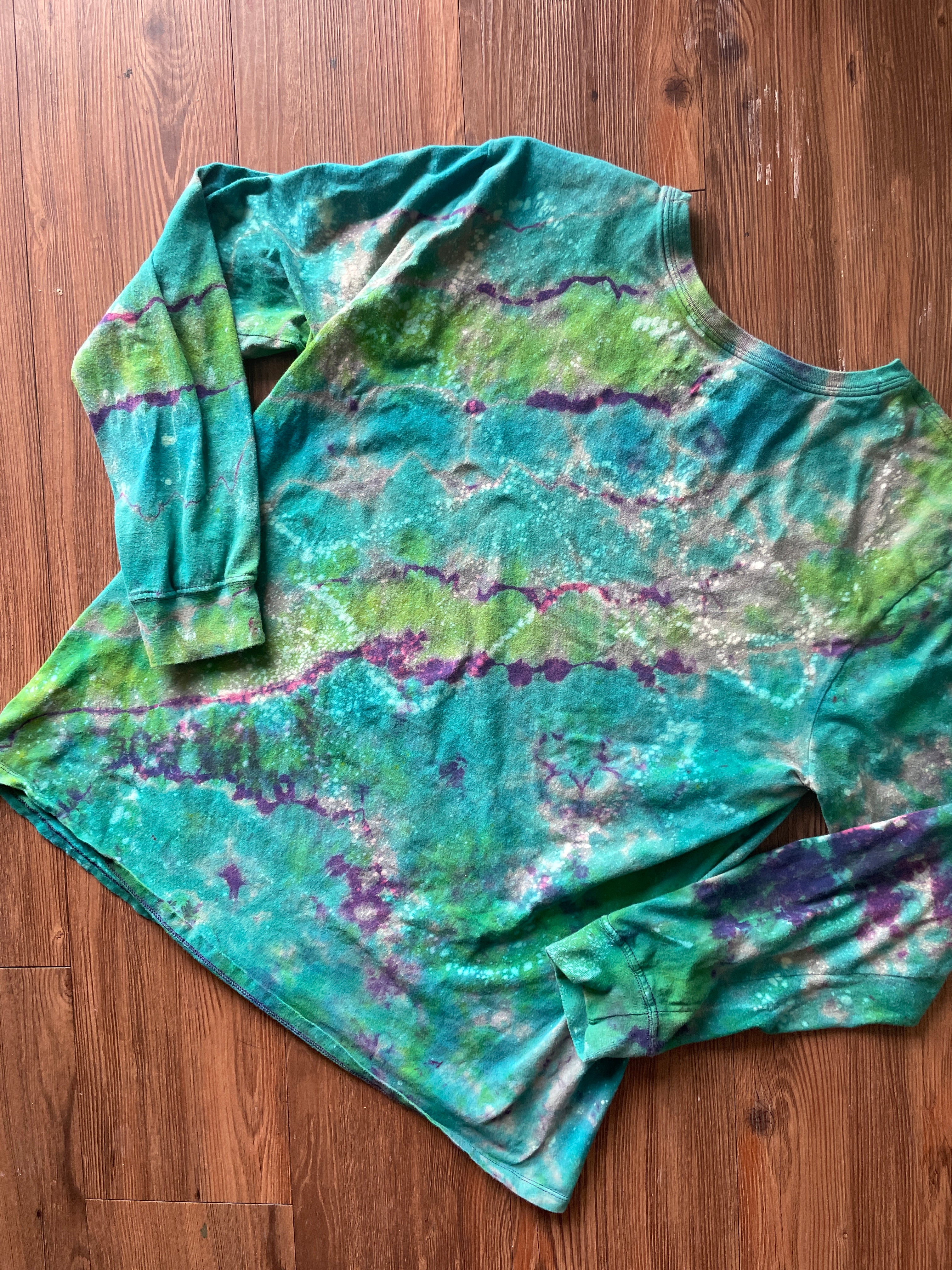 XL Men’s Nike Swoosh Handmade Geode Tie Dye T-Shirt | Green, Teal, and Purple Long Sleeve Tee