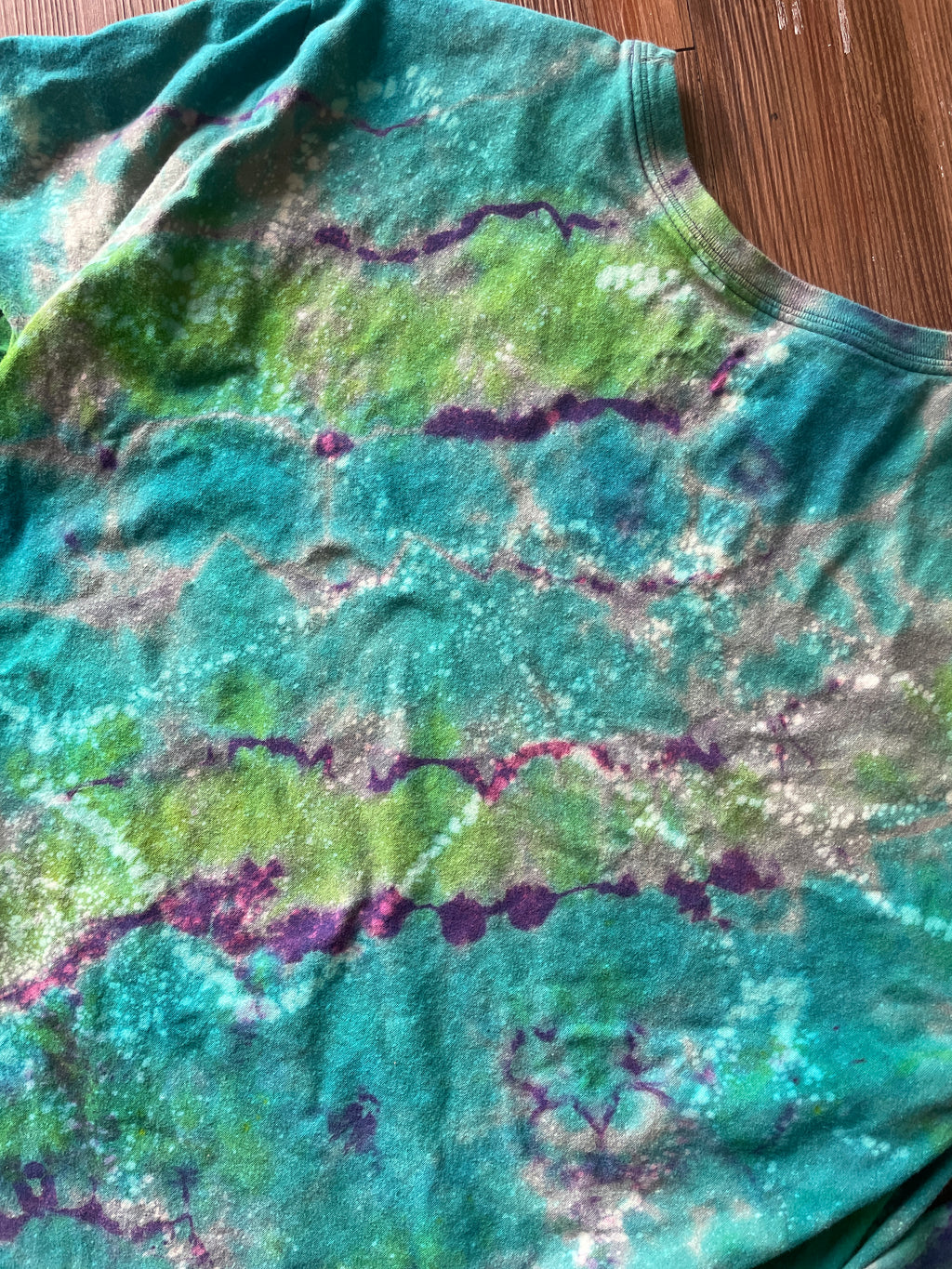 XL Men’s Nike Swoosh Handmade Geode Tie Dye T-Shirt | Green, Teal, and Purple Long Sleeve Tee