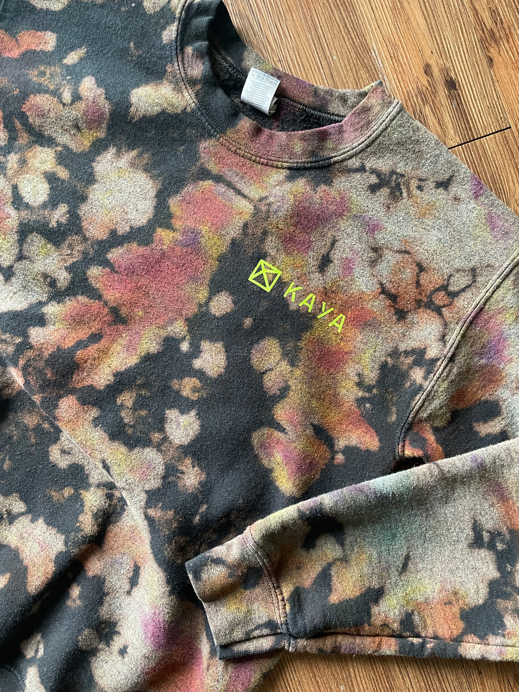 Small Men’s Kaya Climbing Handmade Reverse Tie Dye Sweatshirt | Black and Orange Crumpled Tie Dye Short Sleeve