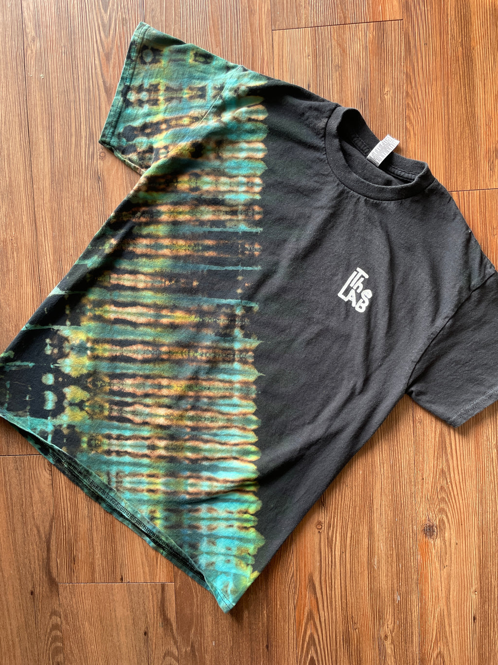 Medium Men’s The Lab Project Handmade Reverse Tie Dye T-Shirt | Black and Blue Pleated Tie Dye Short Sleeve