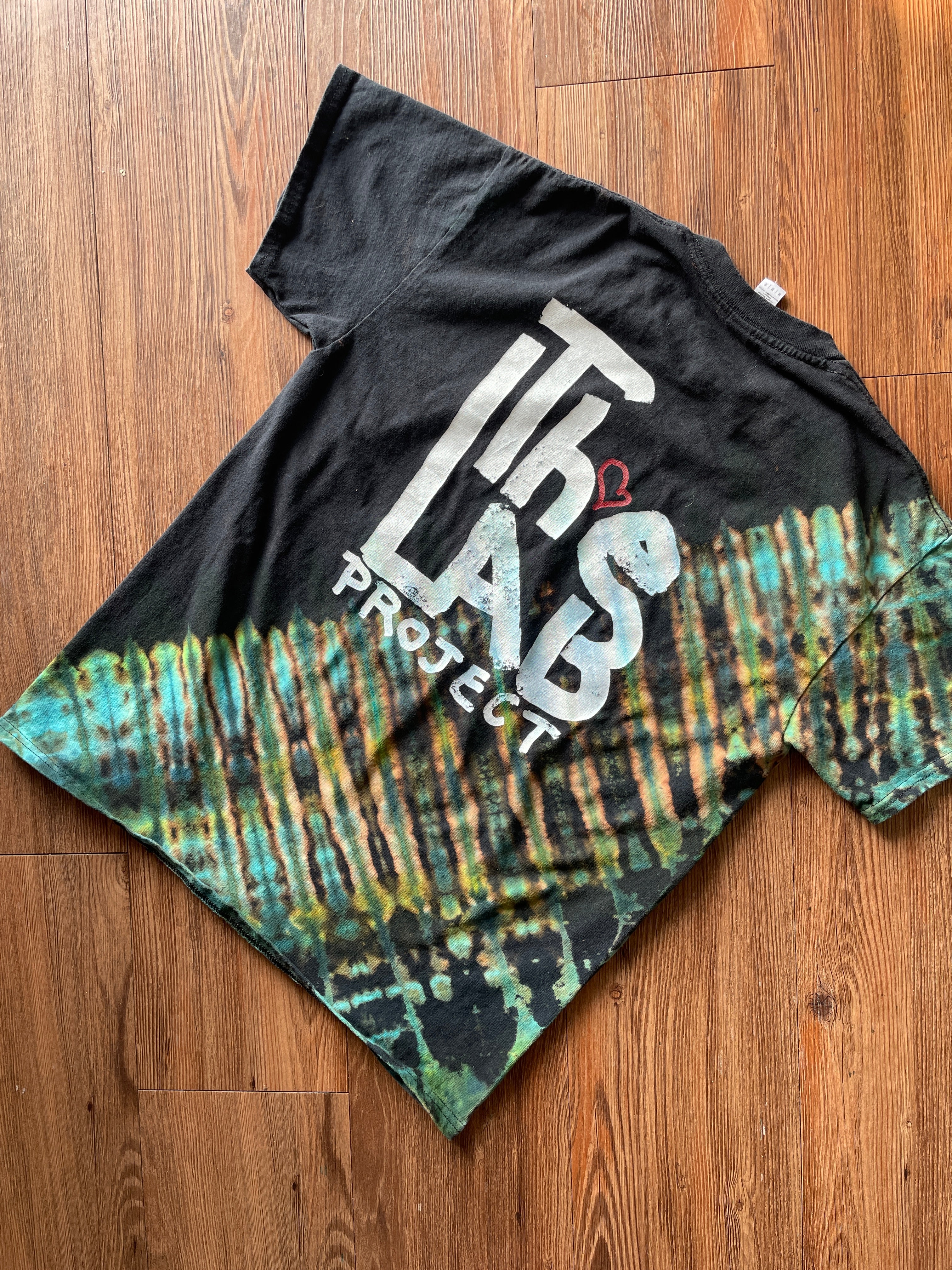 Medium Men’s The Lab Project Handmade Reverse Tie Dye T-Shirt | Black and Blue Pleated Tie Dye Short Sleeve