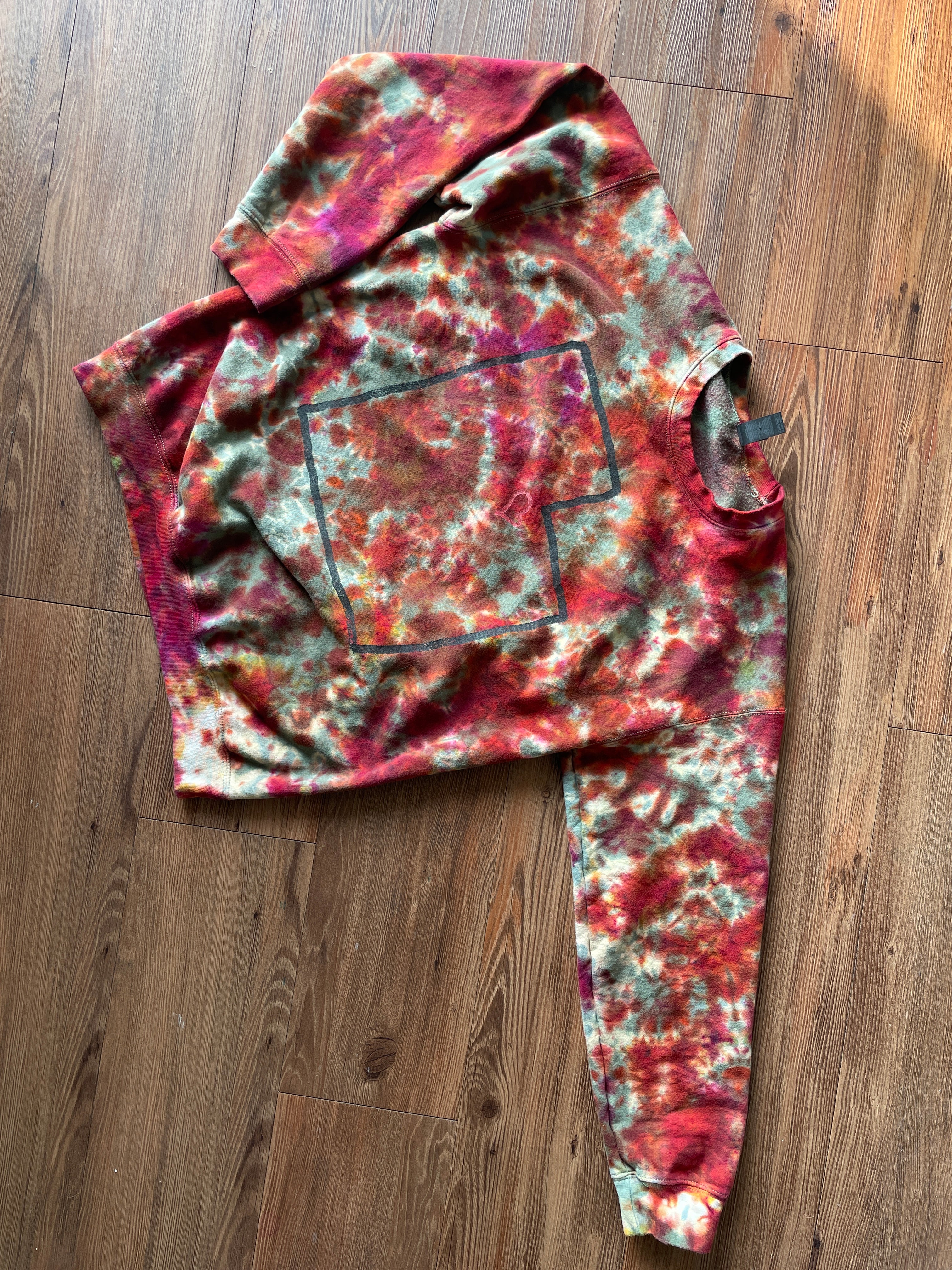 Medium Men’s The Lab Project Handmade Reverse Tie Dye Sweatshirt | Green and Red Tie Dye Long Sleeve