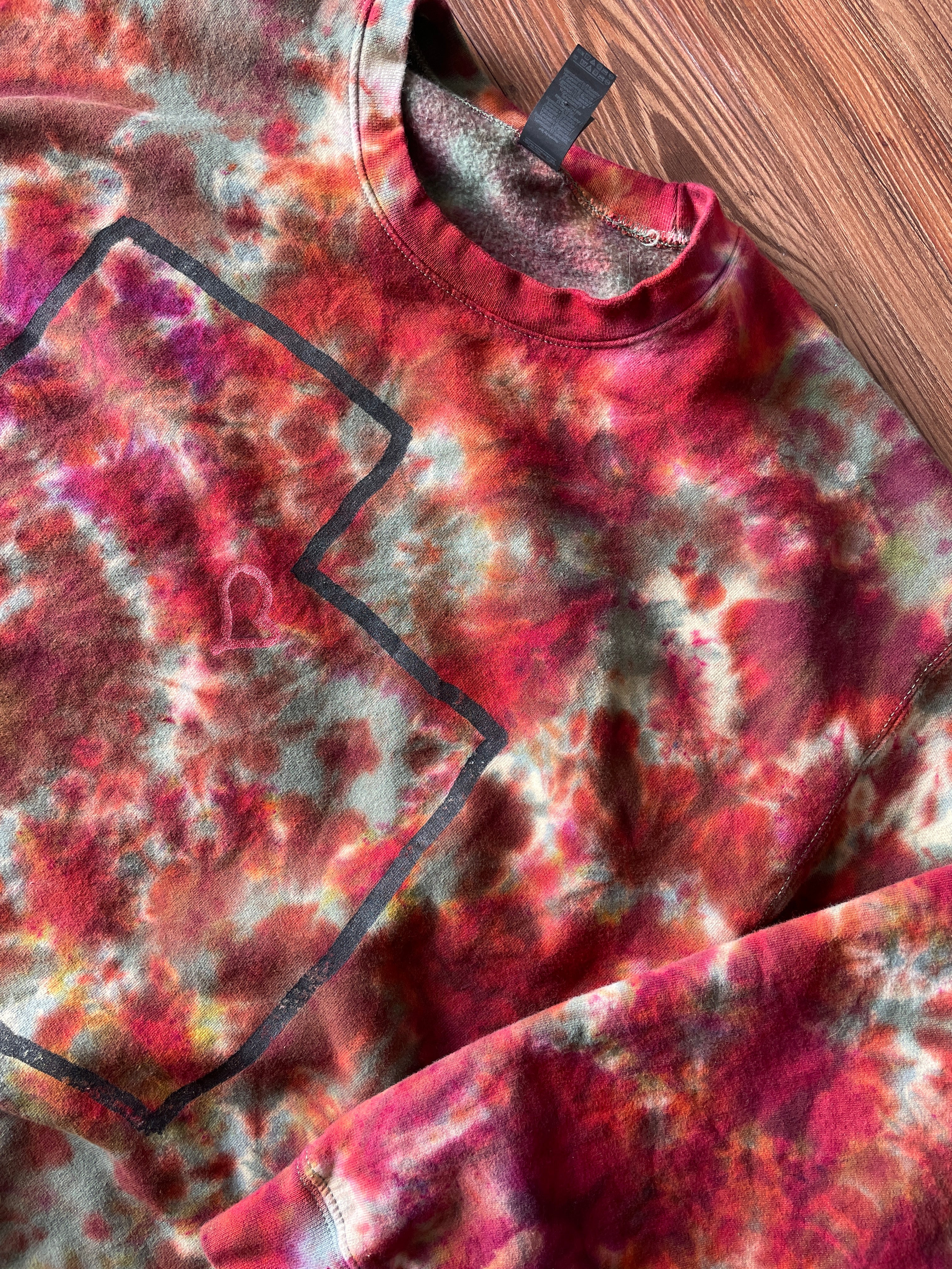 Medium Men’s The Lab Project Handmade Reverse Tie Dye Sweatshirt | Green and Red Tie Dye Long Sleeve