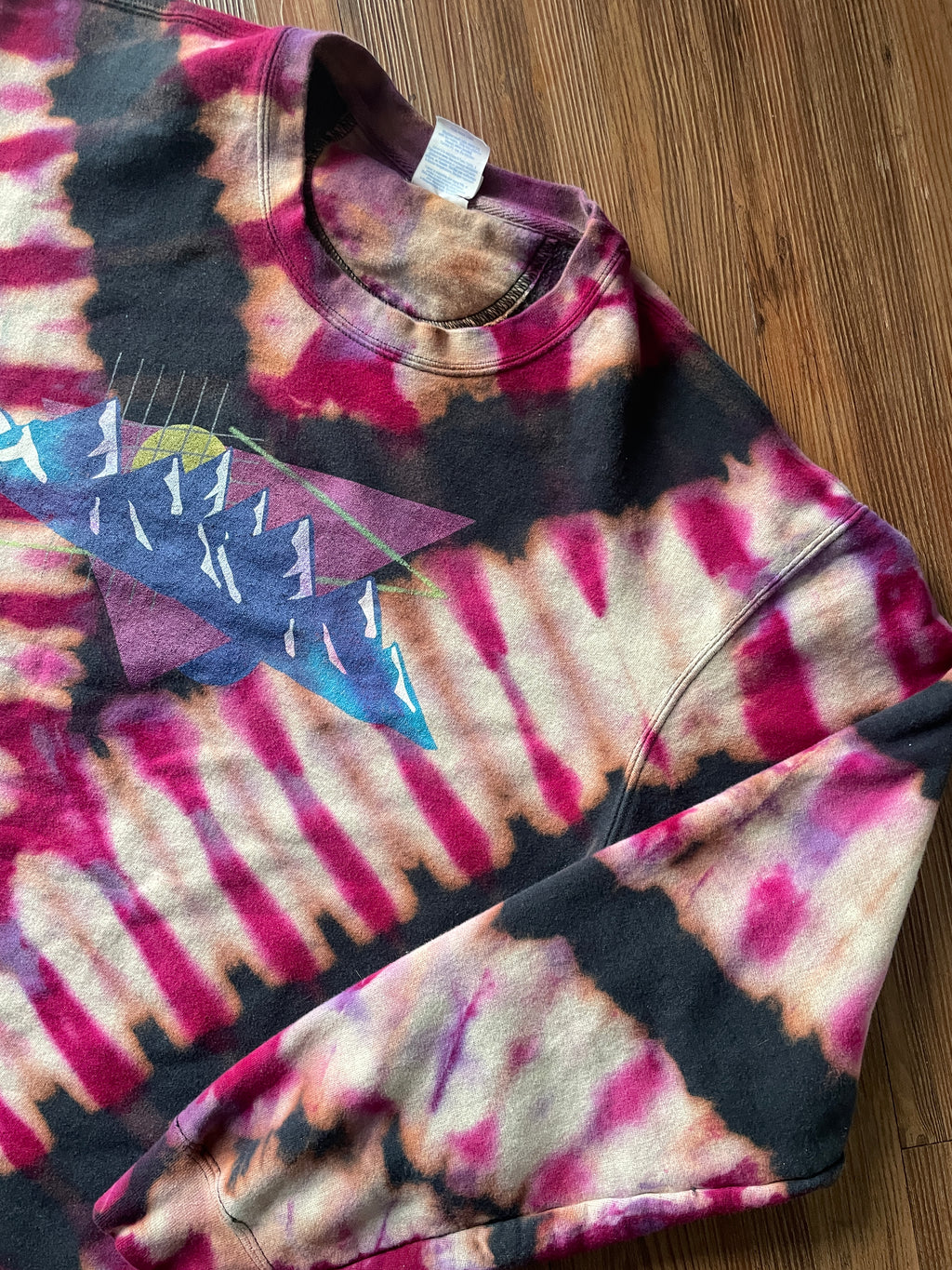 XL Men’s Retro Mountainscape Handmade Tie Dye Sweatshirt | One-Of-a-Kind Black and Pink Long Sleeve