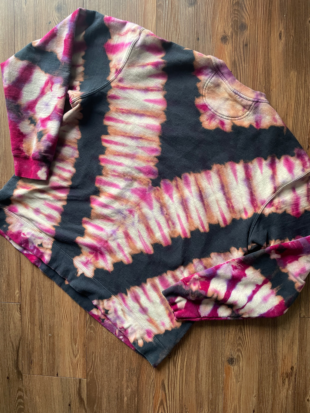 XL Men’s Retro Mountainscape Handmade Tie Dye Sweatshirt | One-Of-a-Kind Black and Pink Long Sleeve