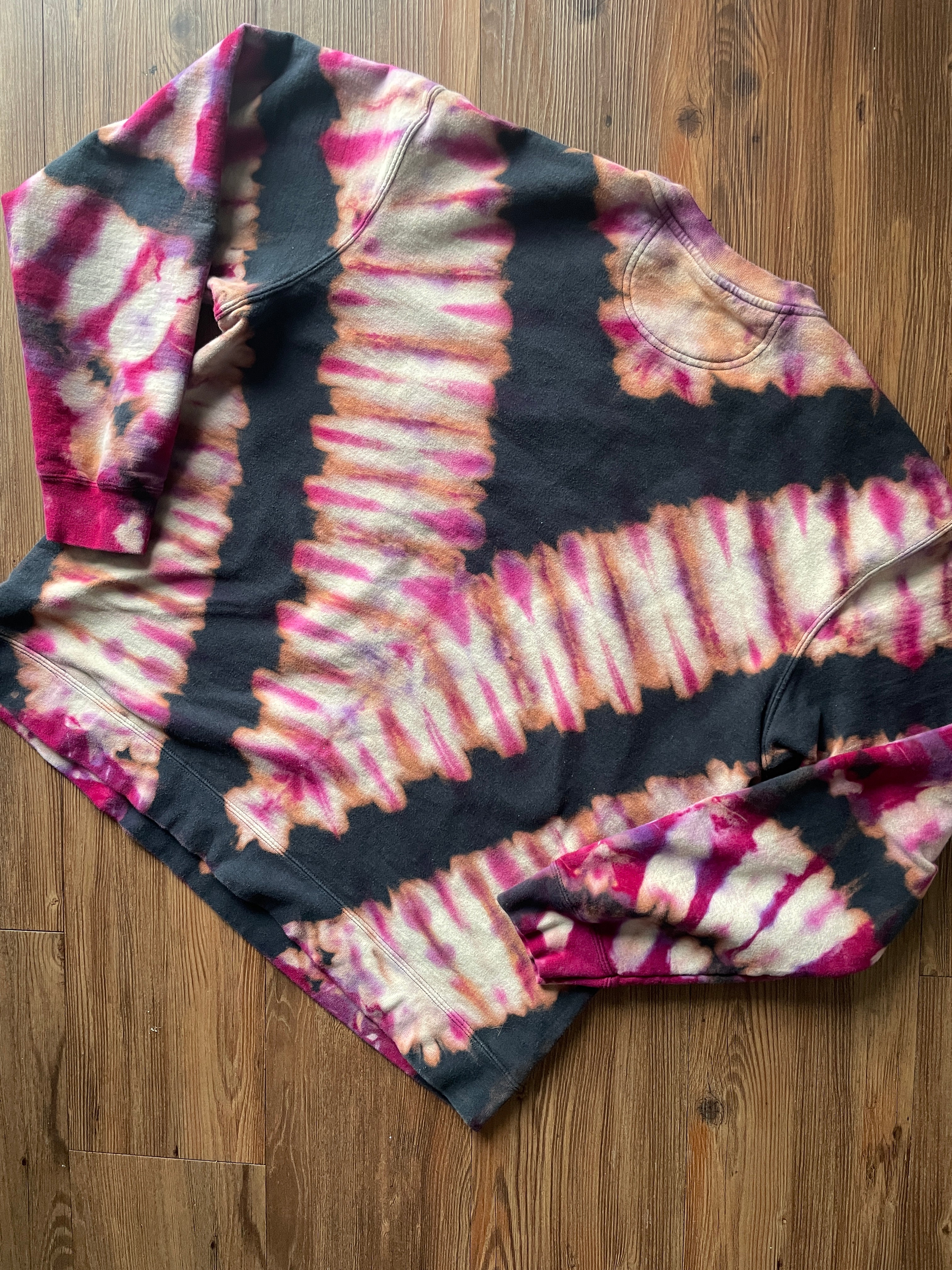 XL Men’s Retro Mountainscape Handmade Tie Dye Sweatshirt | One-Of-a-Kind Black and Pink Long Sleeve