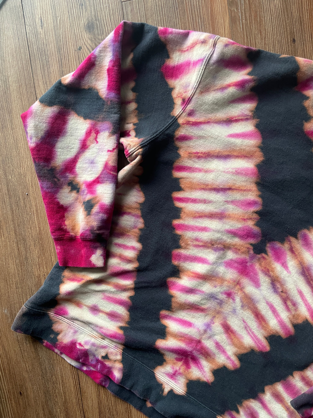 XL Men’s Retro Mountainscape Handmade Tie Dye Sweatshirt | One-Of-a-Kind Black and Pink Long Sleeve