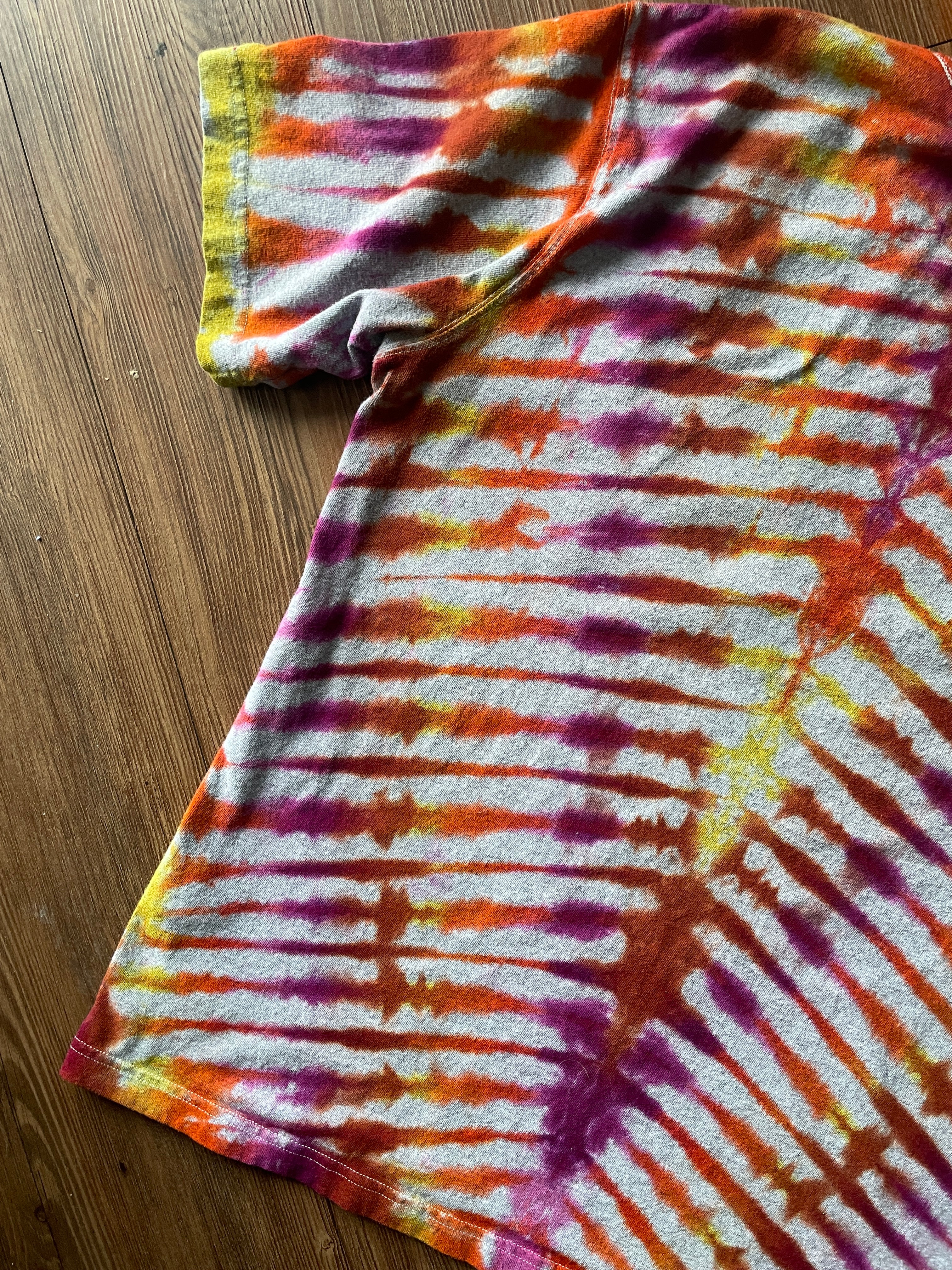 LARGE Men’s Carhartt Relaxed Fit Handmade Tie Dye T-Shirt | One-Of-a-Kind Orange and Pink Short Sleeve