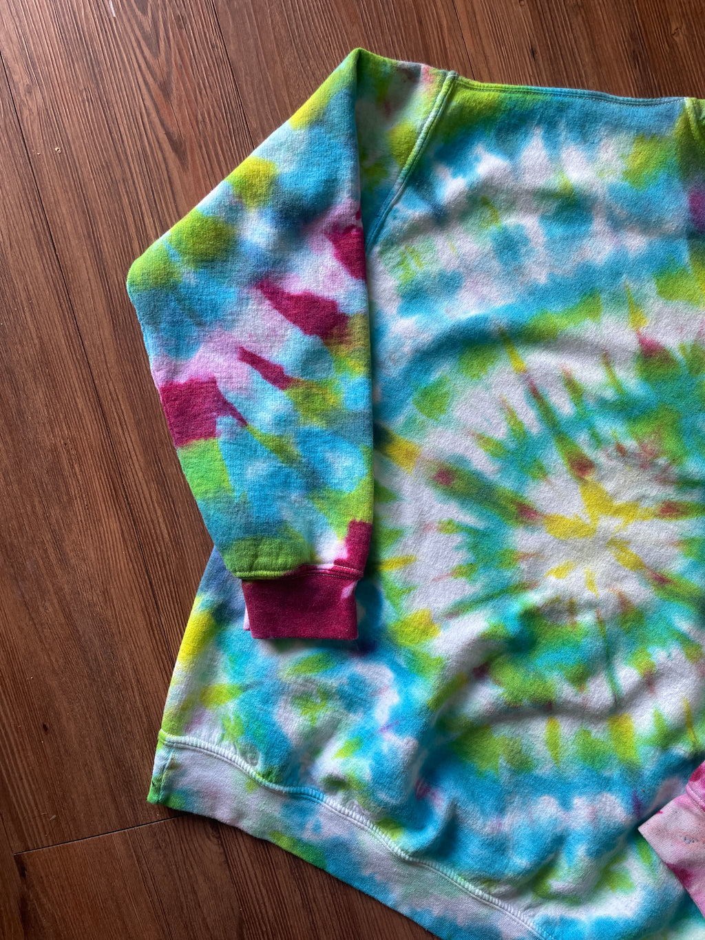 MEDIUM Men’s Bugs Bunny Looney Tunes Handmade Tie Dye Sweatshirt | One-Of-a-Kind Multicolor LongSleeve