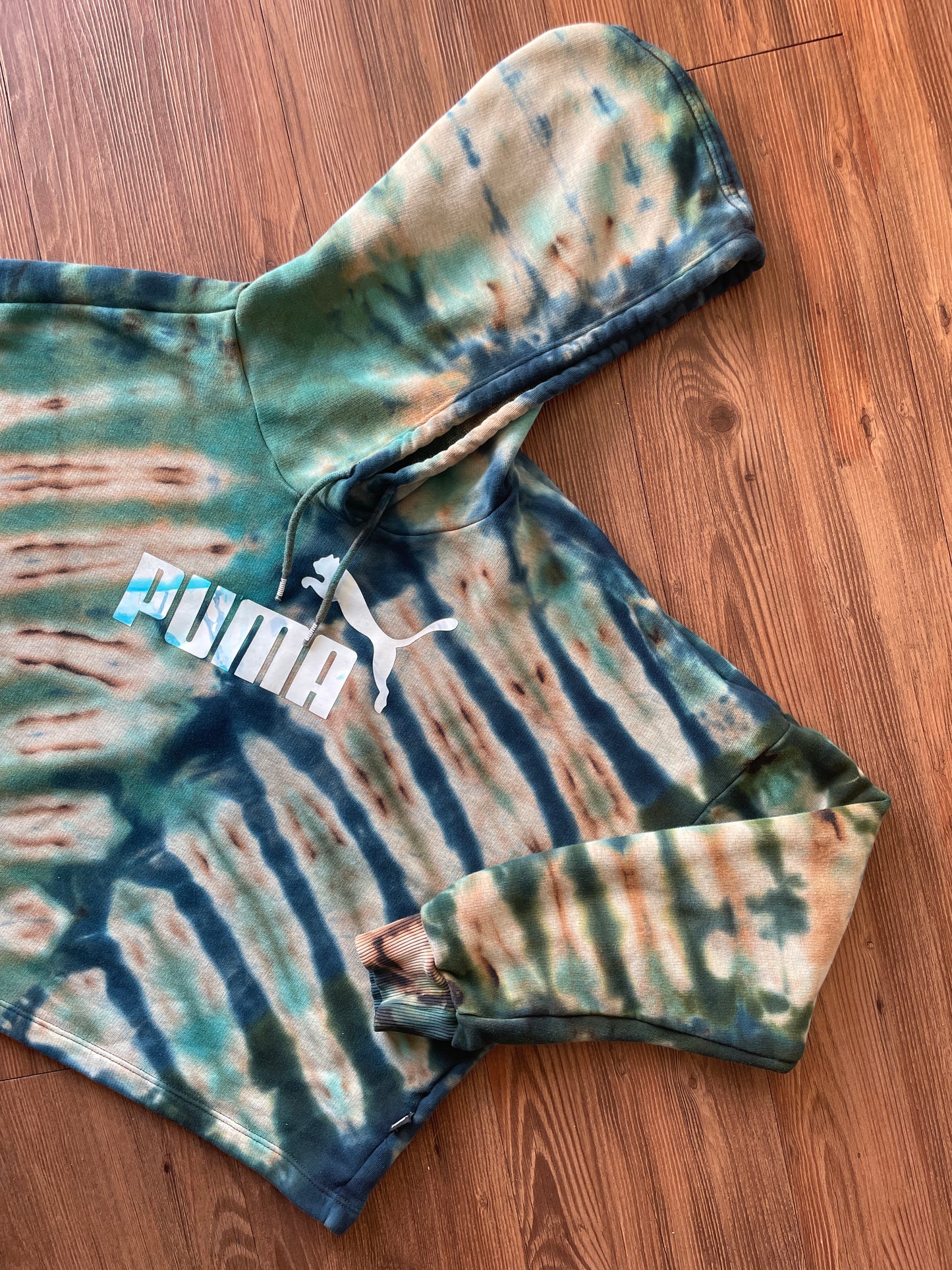 MEDIUM Women’s Puma Handmade Tie Dye Cropped Hoodie | One-Of-a-Kind Black and Blue Long Sleeve Sweatshirt