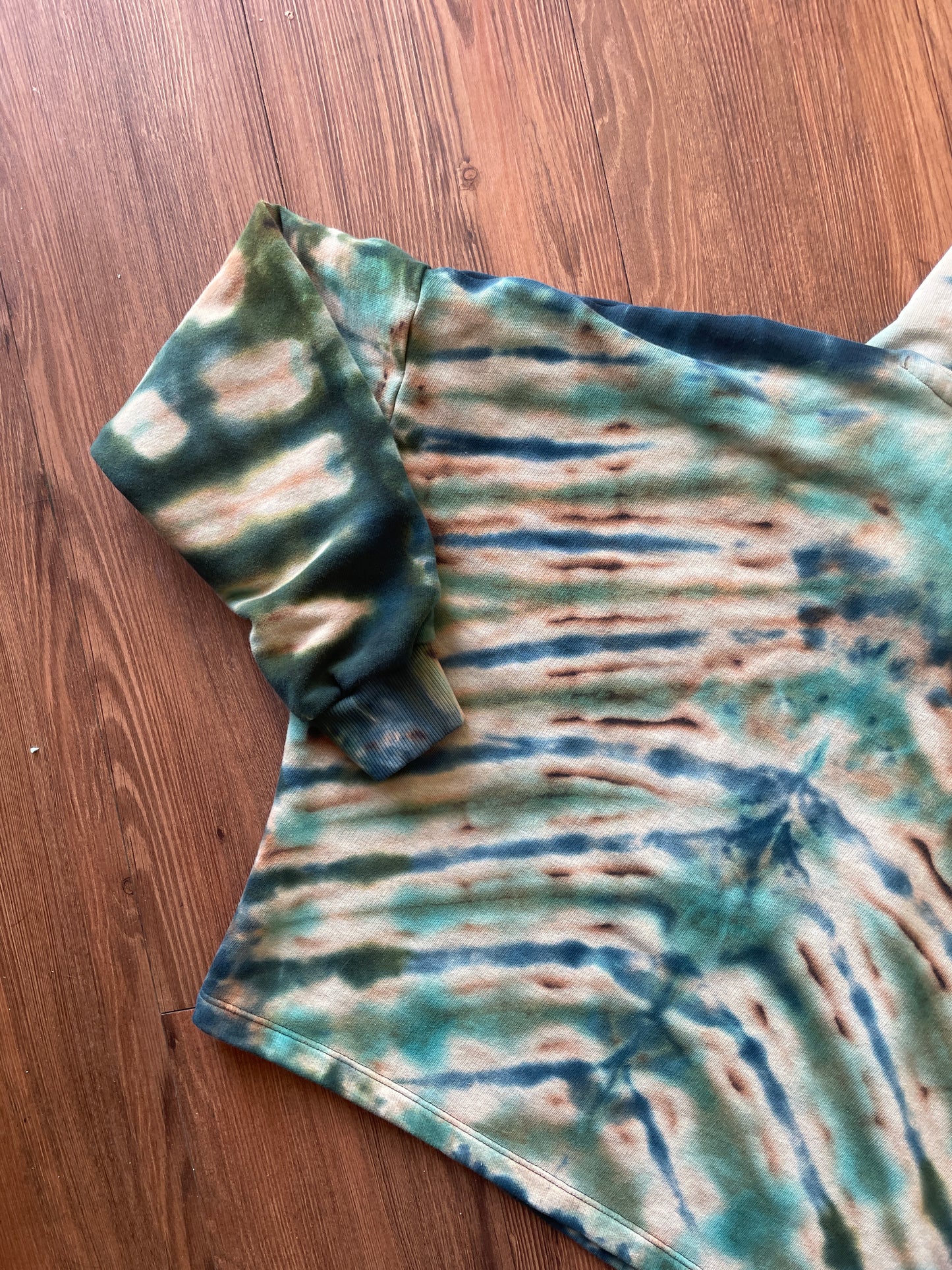 MEDIUM Women’s Puma Handmade Tie Dye Cropped Hoodie | One-Of-a-Kind Black and Blue Long Sleeve Sweatshirt