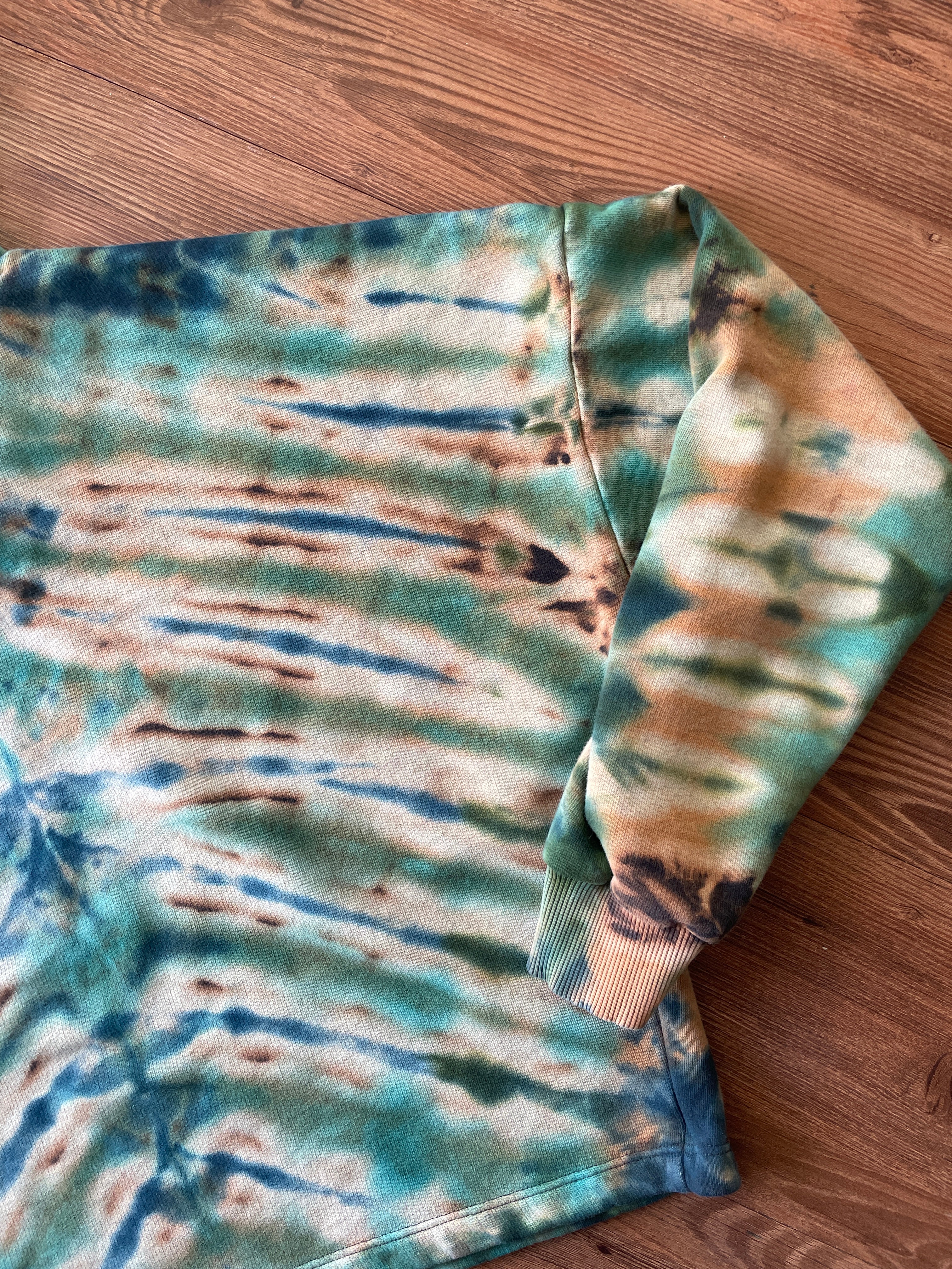 MEDIUM Women’s Puma Handmade Tie Dye Cropped Hoodie | One-Of-a-Kind Black and Blue Long Sleeve Sweatshirt