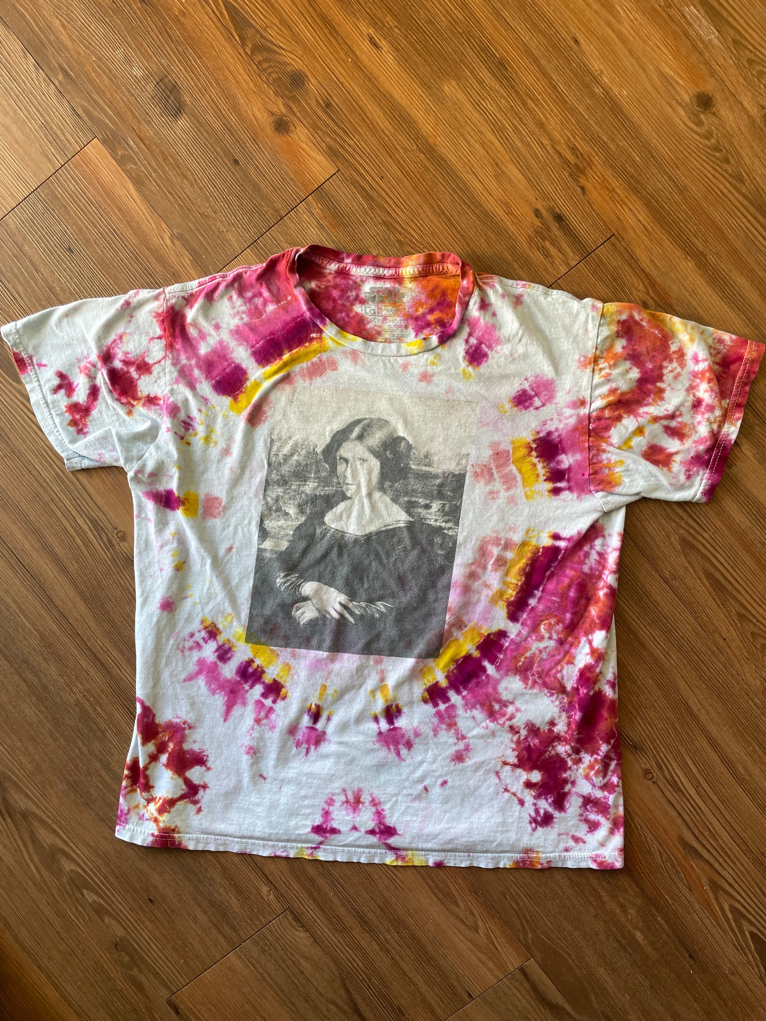 LARGE Unisex Princess Leia Mona Lisa Handmade Tie Dye T-Shirt | One-Of-A-Kind Star Wars Short Sleeve Tee