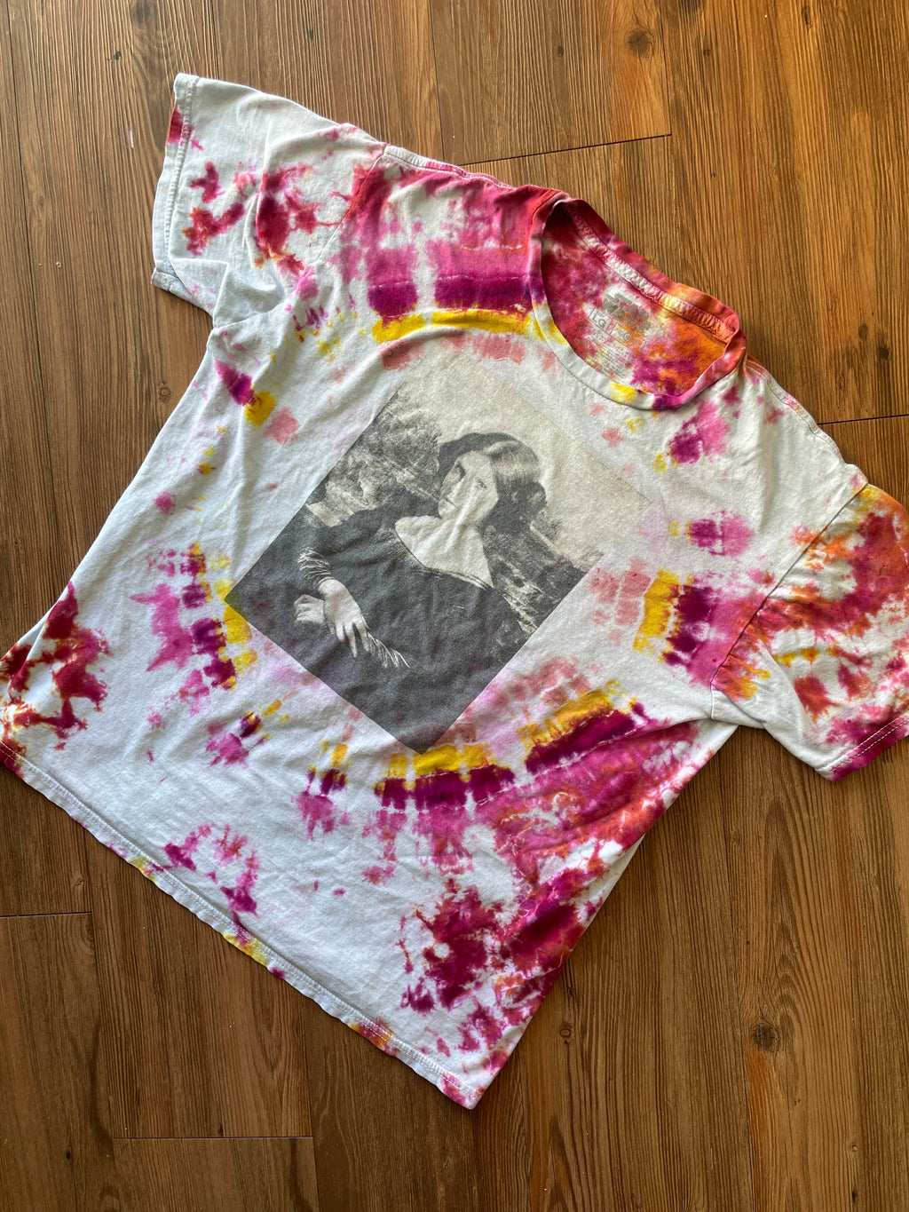 LARGE Unisex Princess Leia Mona Lisa Handmade Tie Dye T-Shirt | One-Of-A-Kind Star Wars Short Sleeve Tee