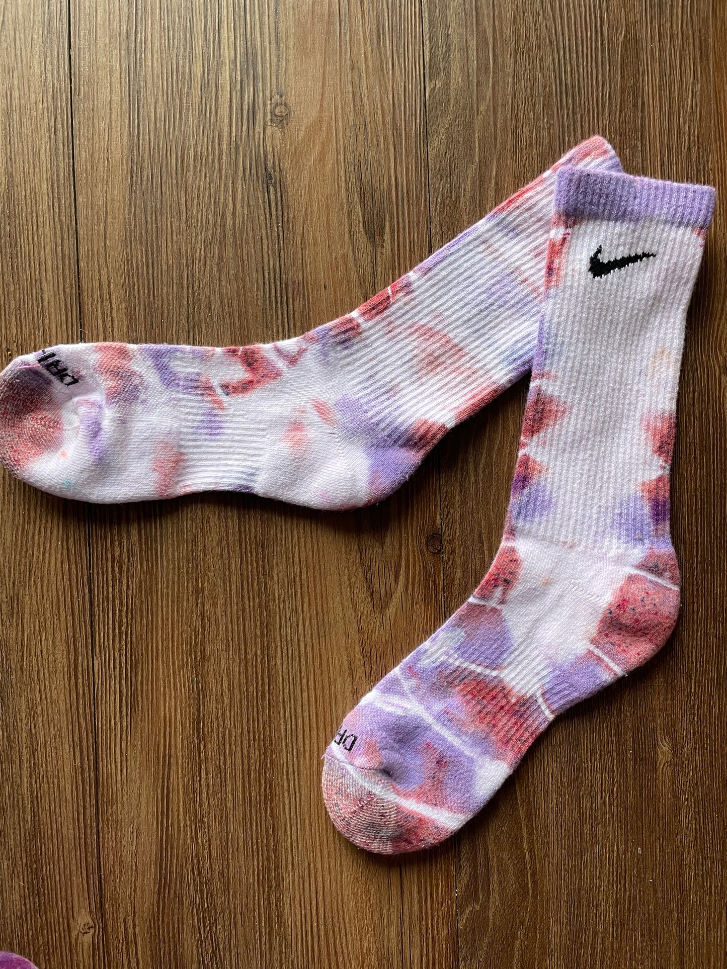 Pastel Pink and Purple Tie Dye Nike Dri-FIT Everyday Plus Training Socks - Size Medium (Men's 6-8/Women's 7-10)