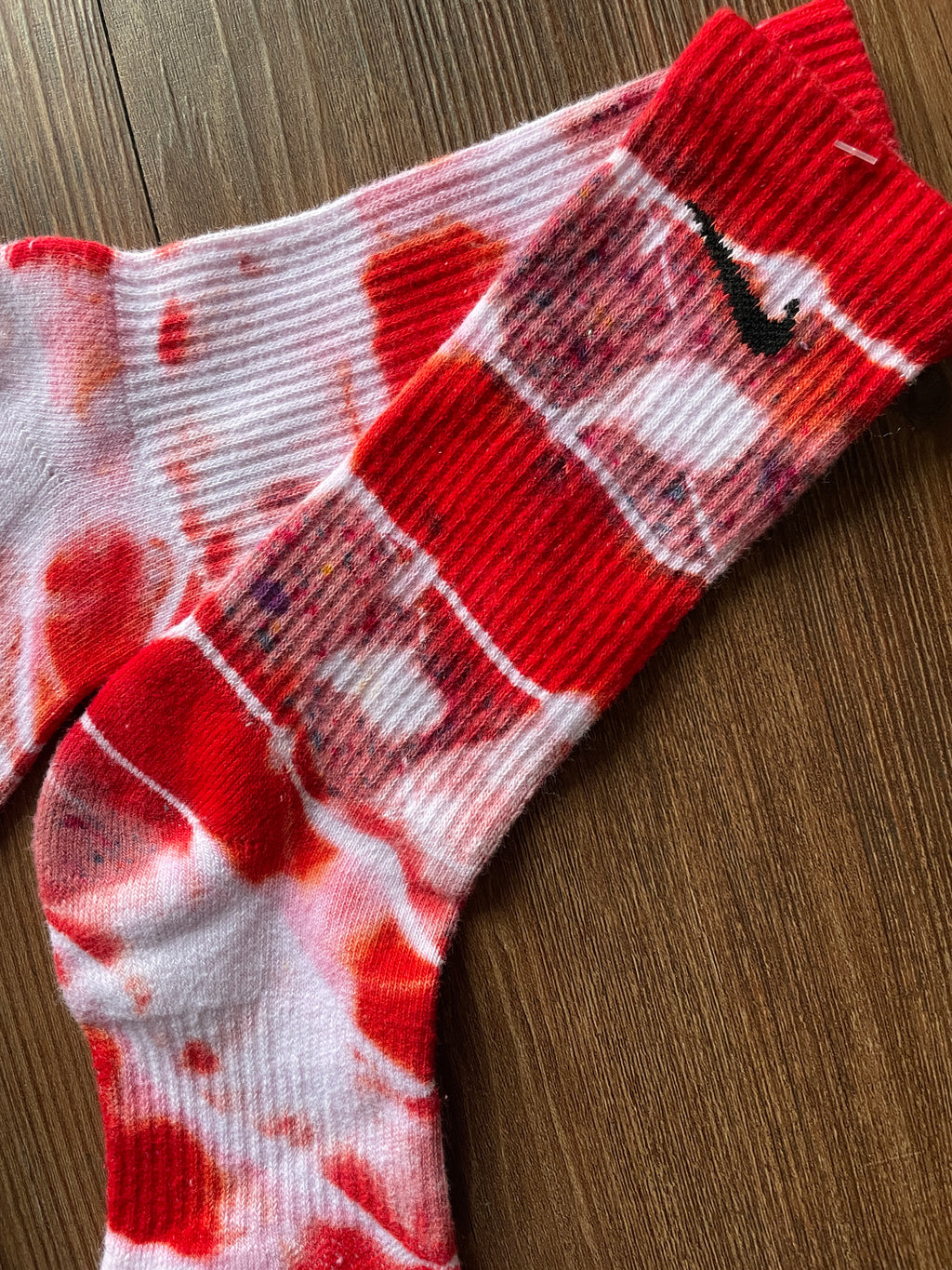 Red and Pink Tie Dye Nike Dri-FIT Everyday Plus Training Socks - Size Medium (Men's 6-8/Women's 7-10)